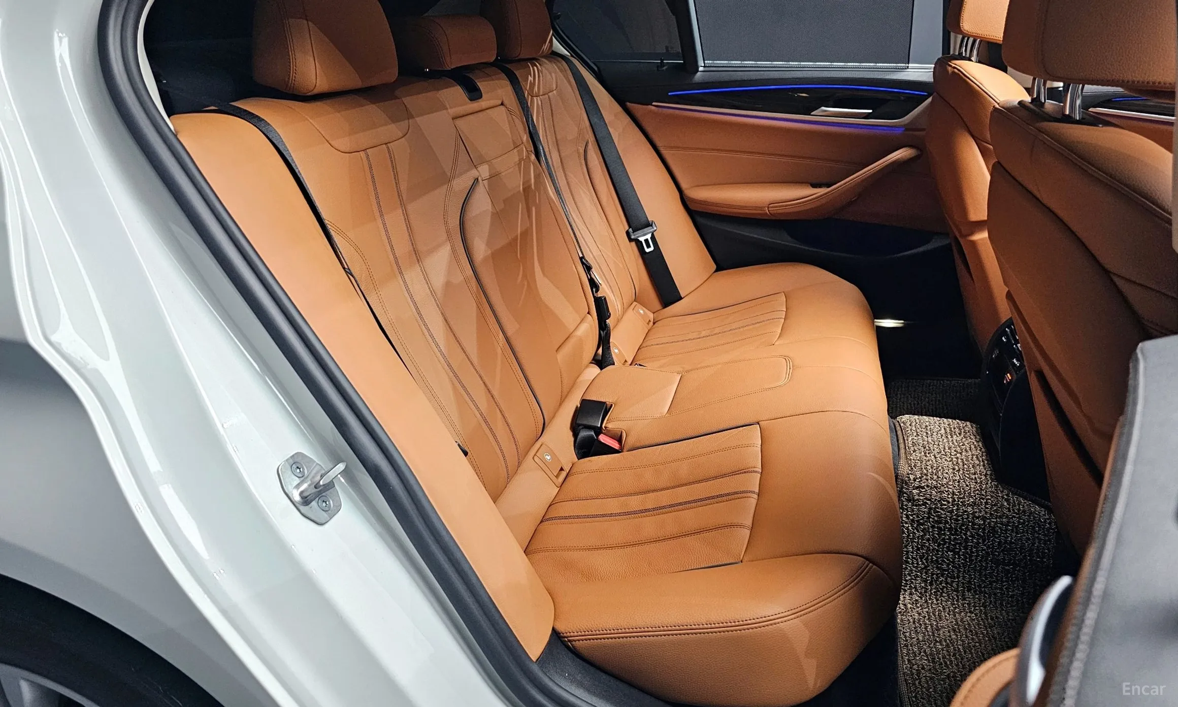 BMW 5 Series (G30) превью 12