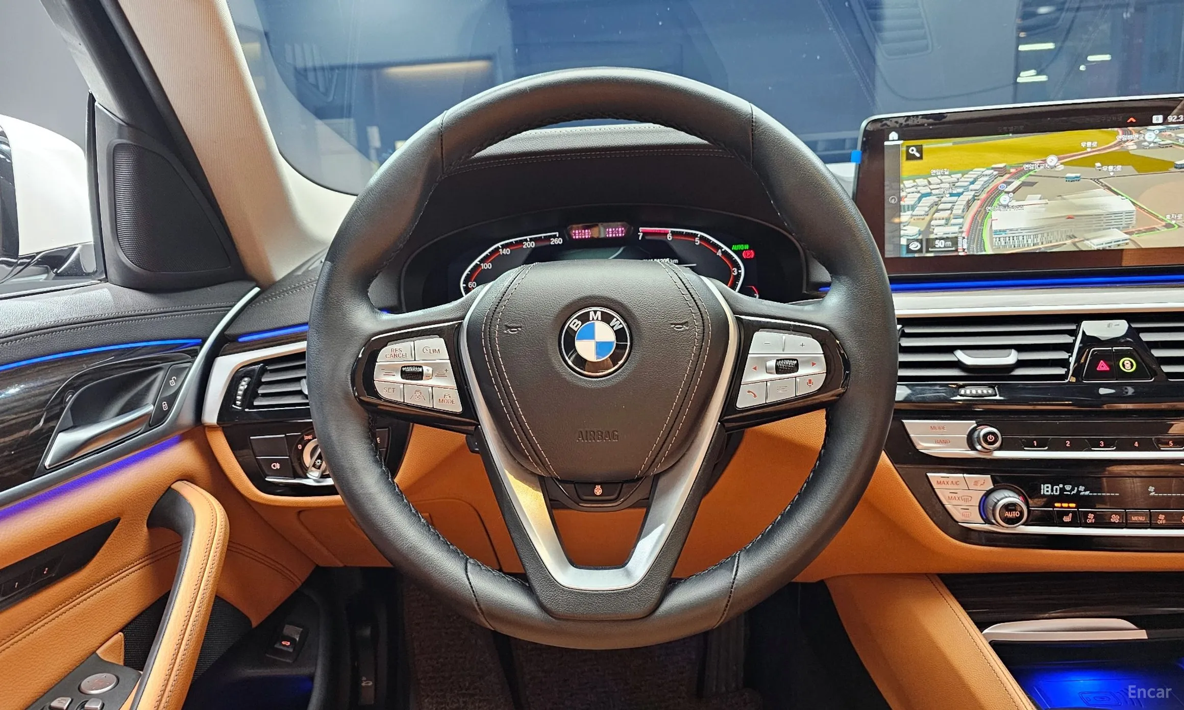 BMW 5 Series (G30) превью 13
