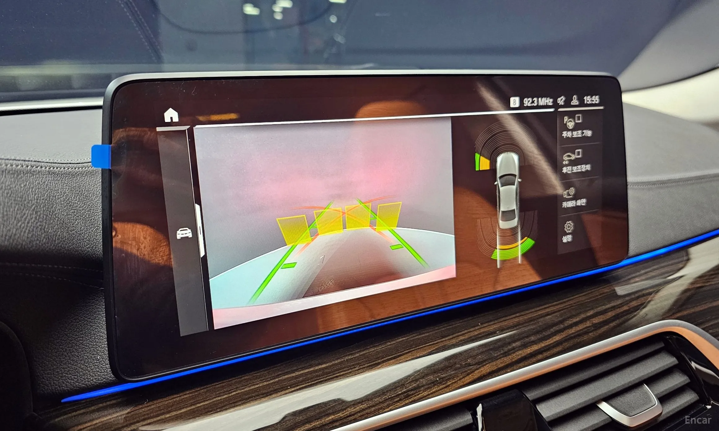 BMW 5 Series (G30) превью 15