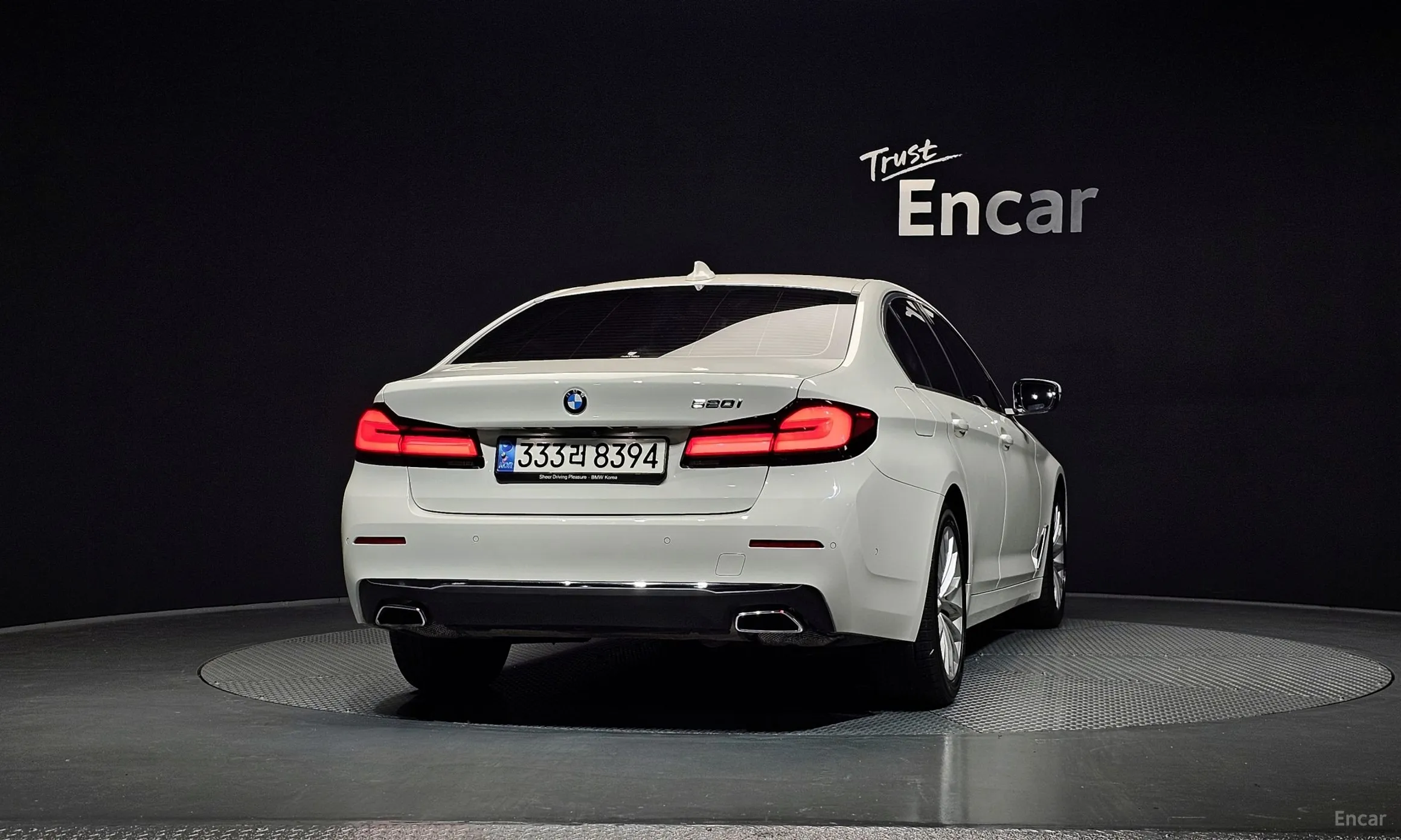 BMW 5 Series (G30) превью 4