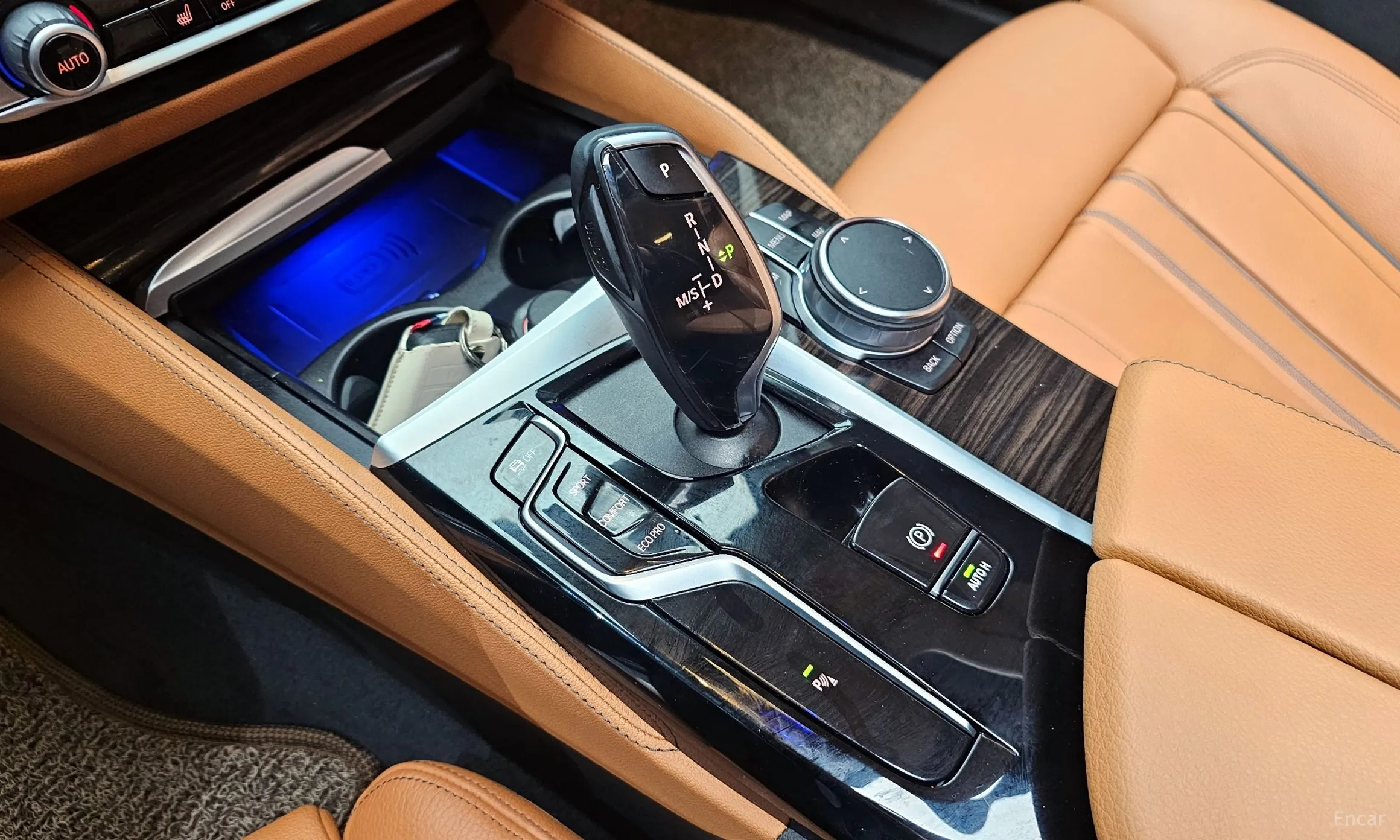 BMW 5 Series (G30) превью 9