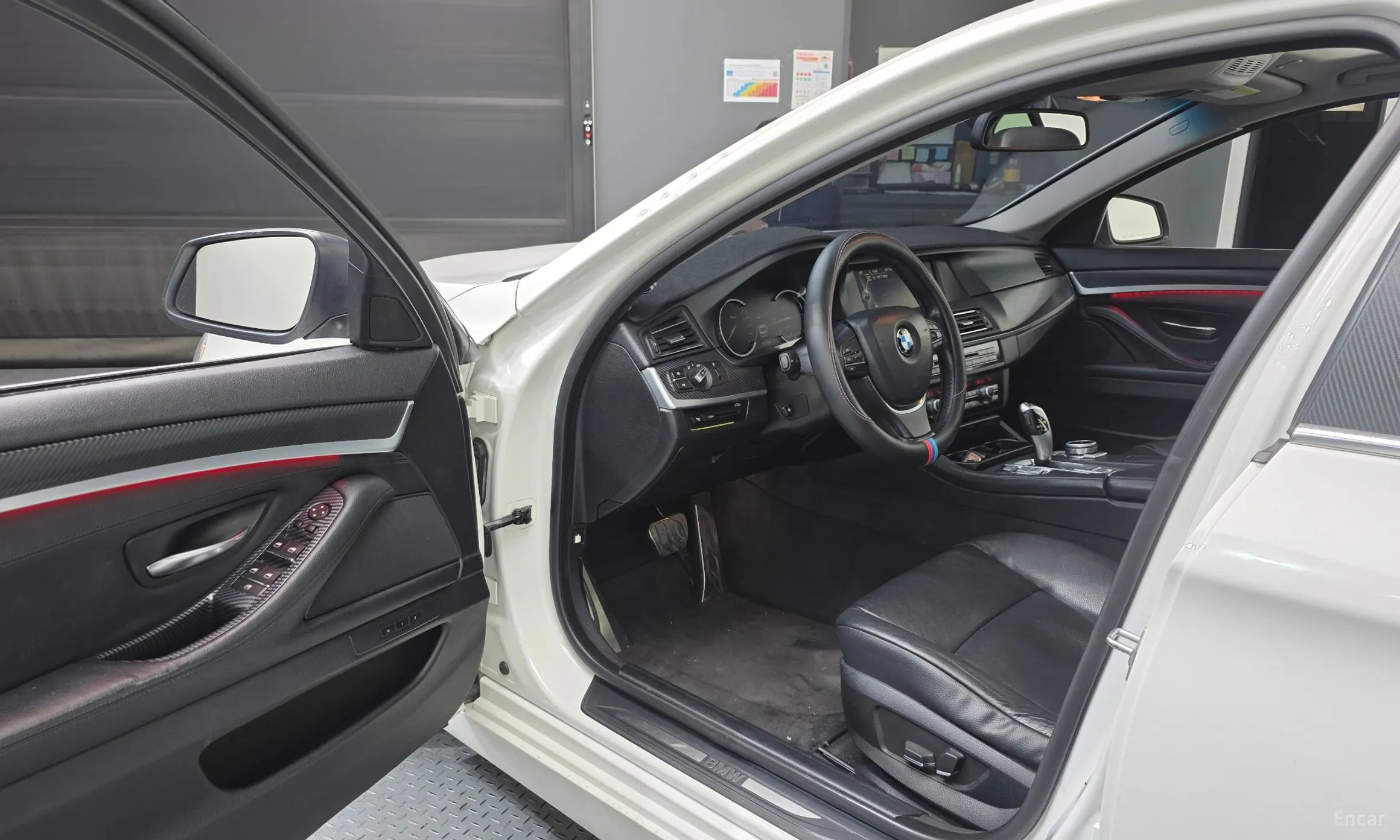 BMW 5 Series (F10) превью 10