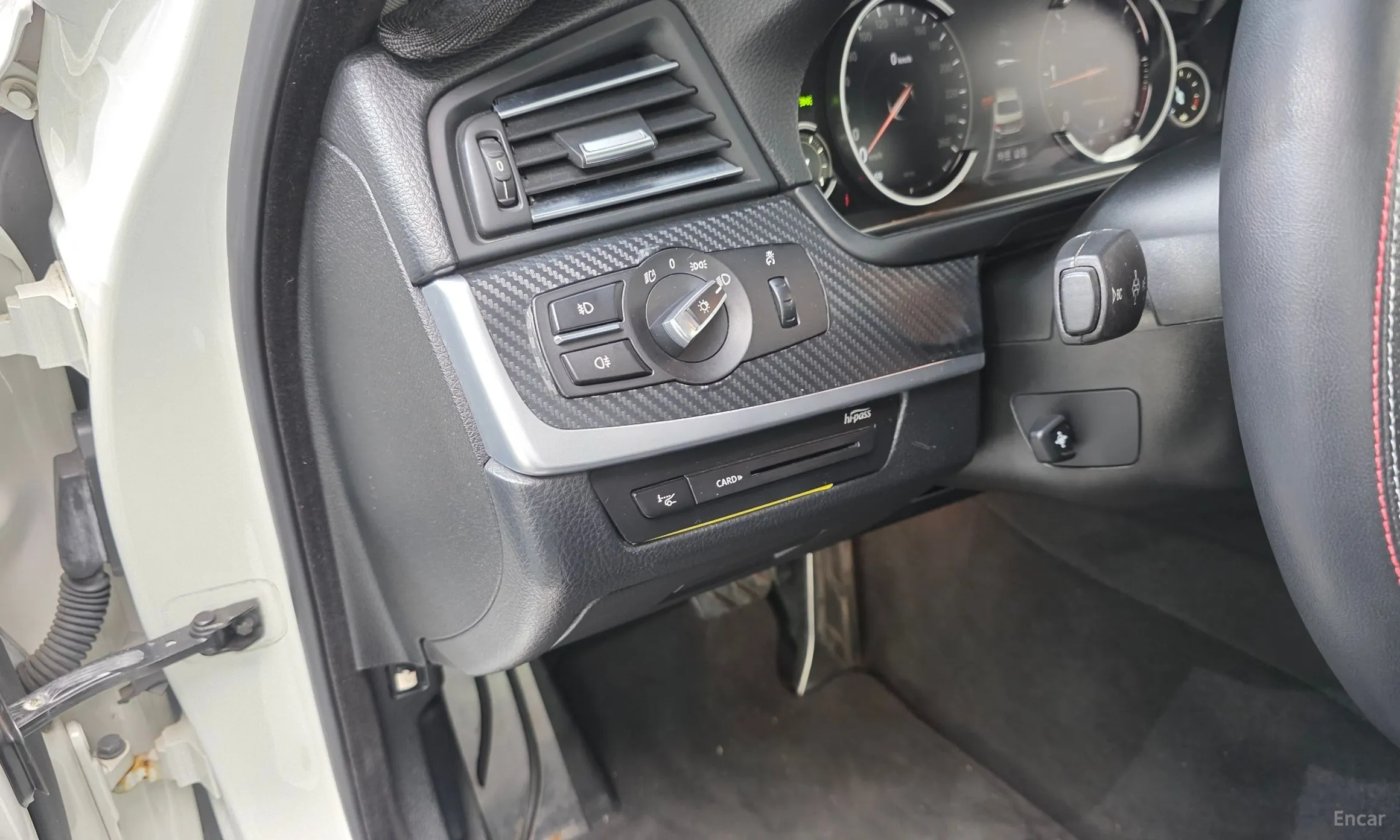 BMW 5 Series (F10) превью 15