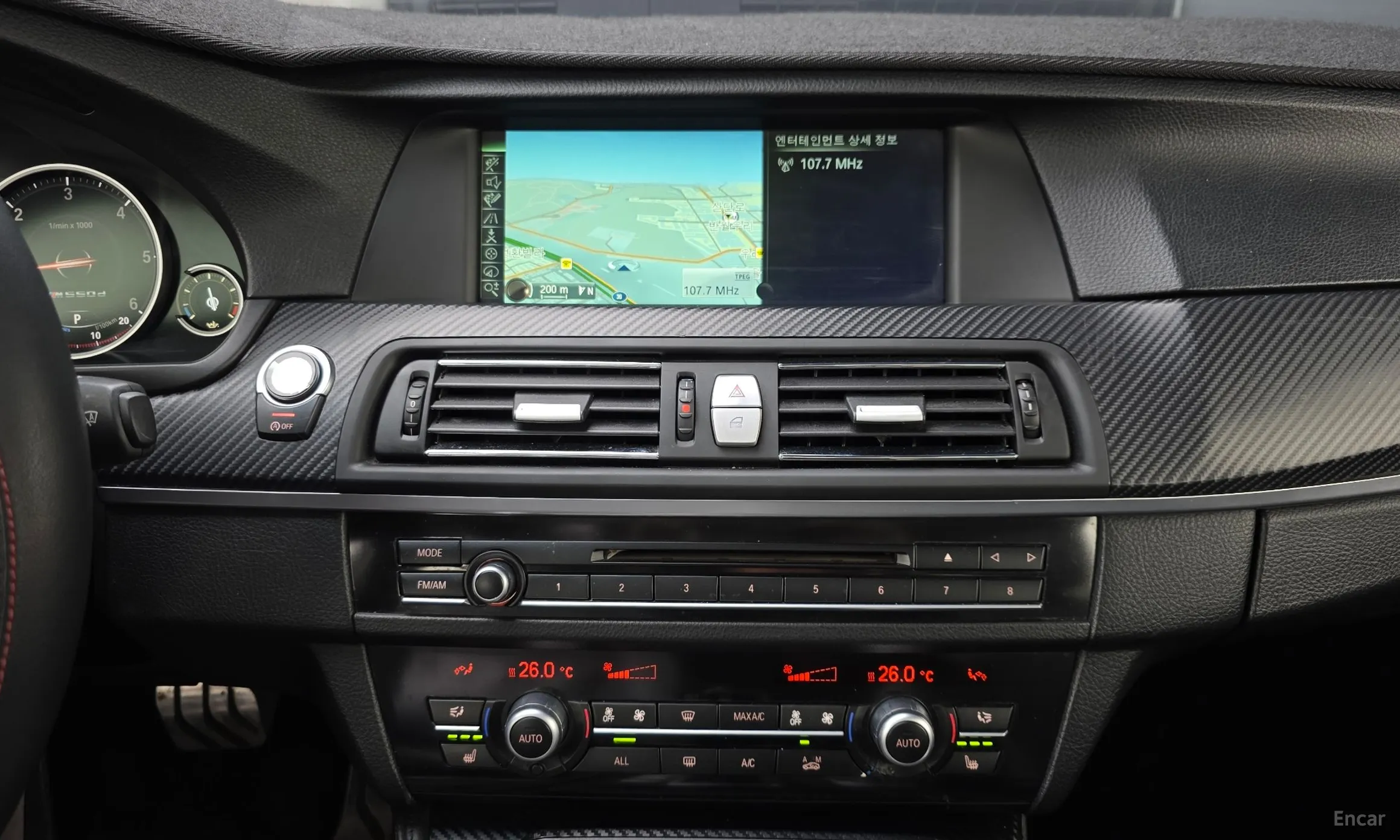 BMW 5 Series (F10) превью 17