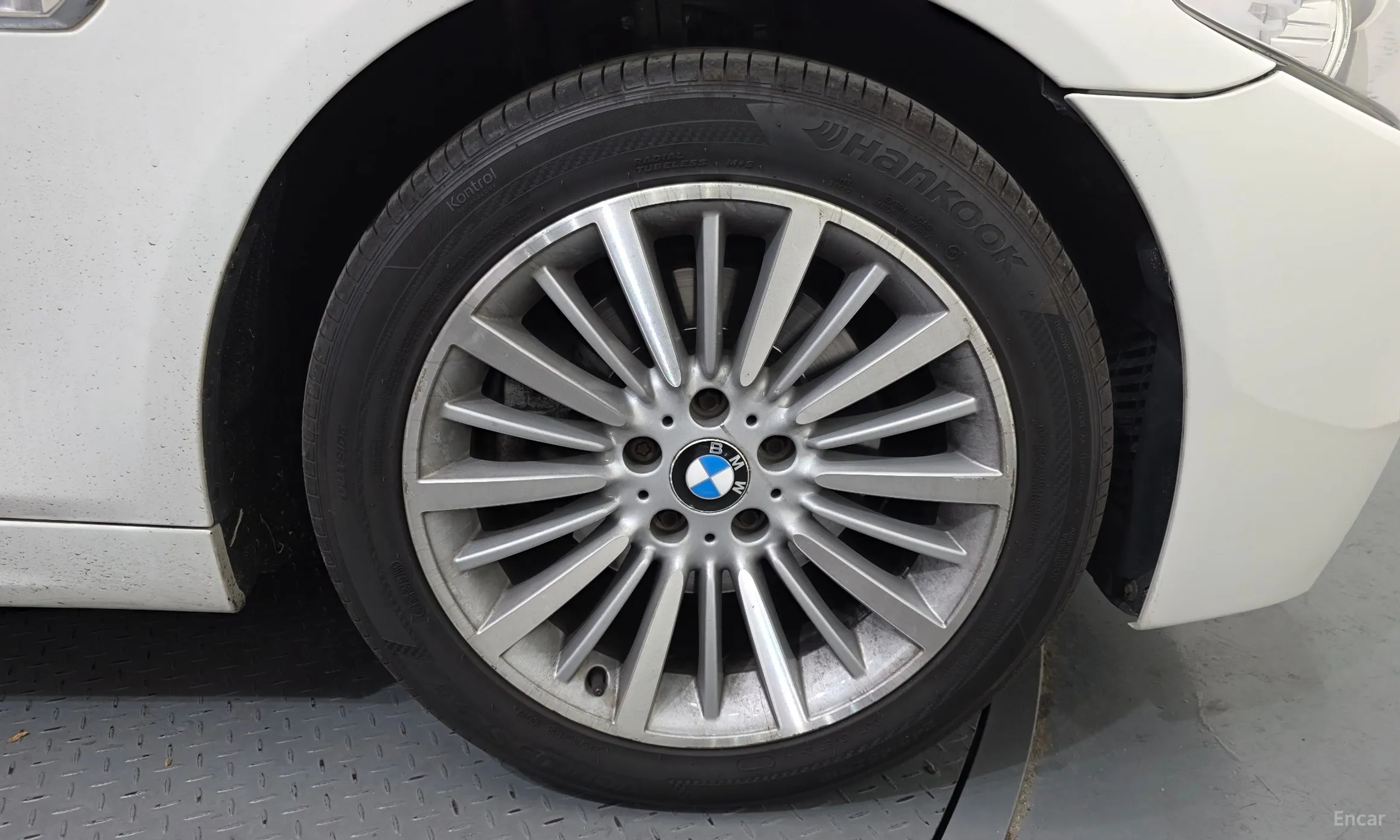 BMW 5 Series (F10) превью 5