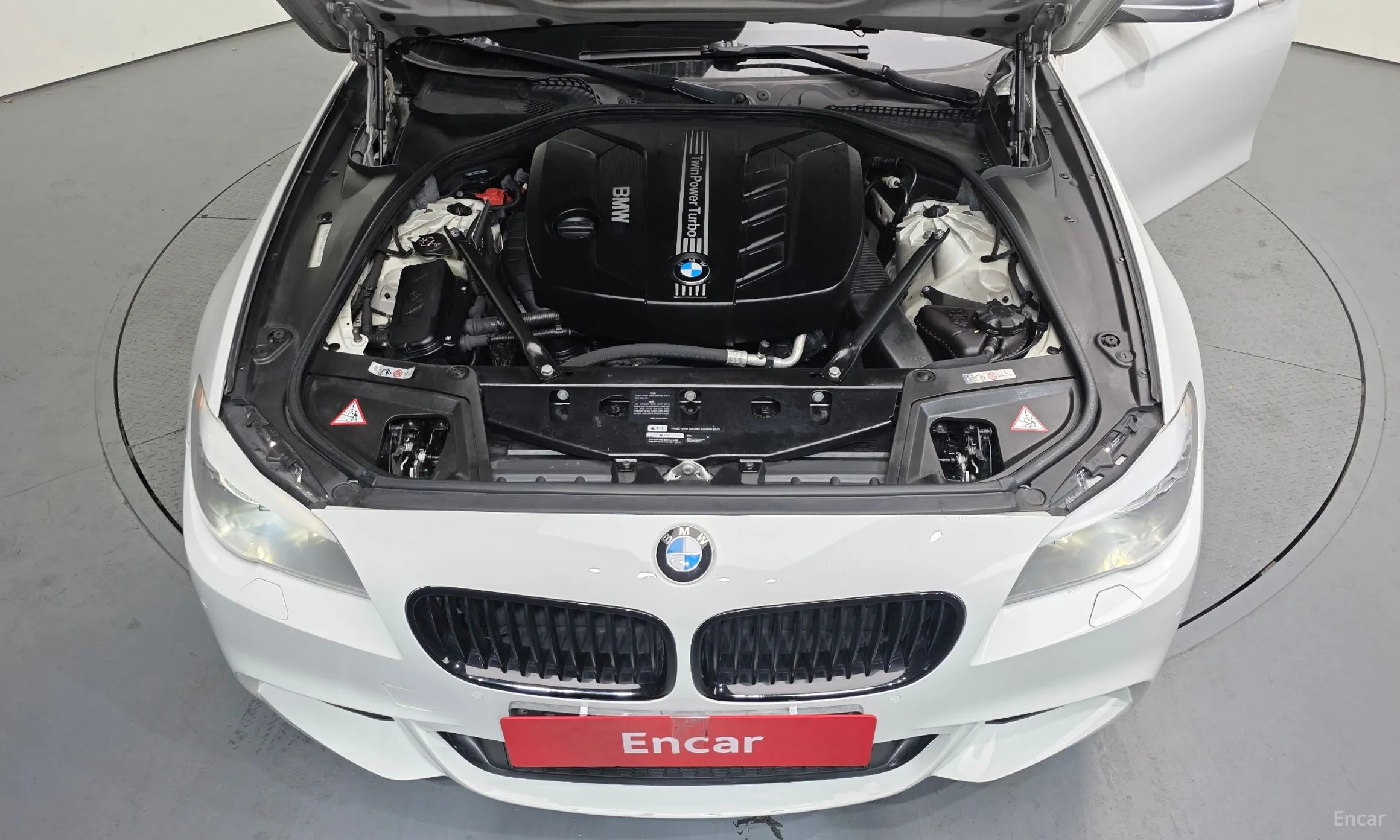 BMW 5 Series (F10) превью 6
