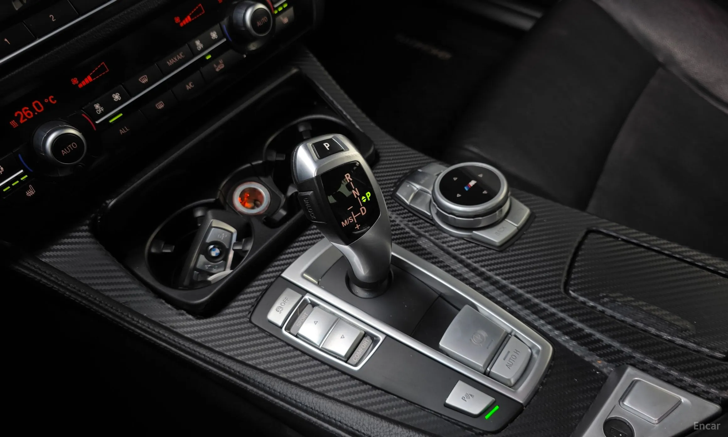 BMW 5 Series (F10) превью 9