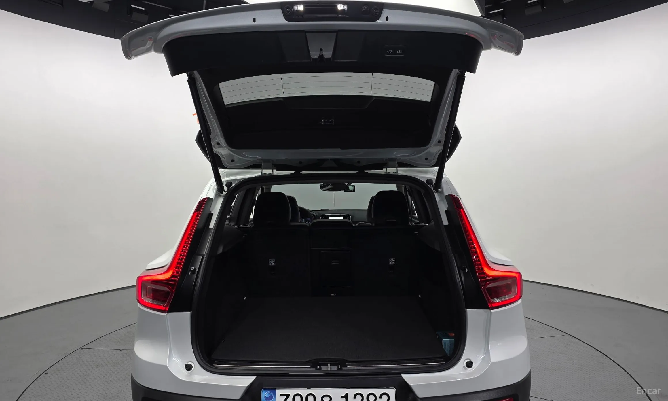 Volvo XC40 превью 20