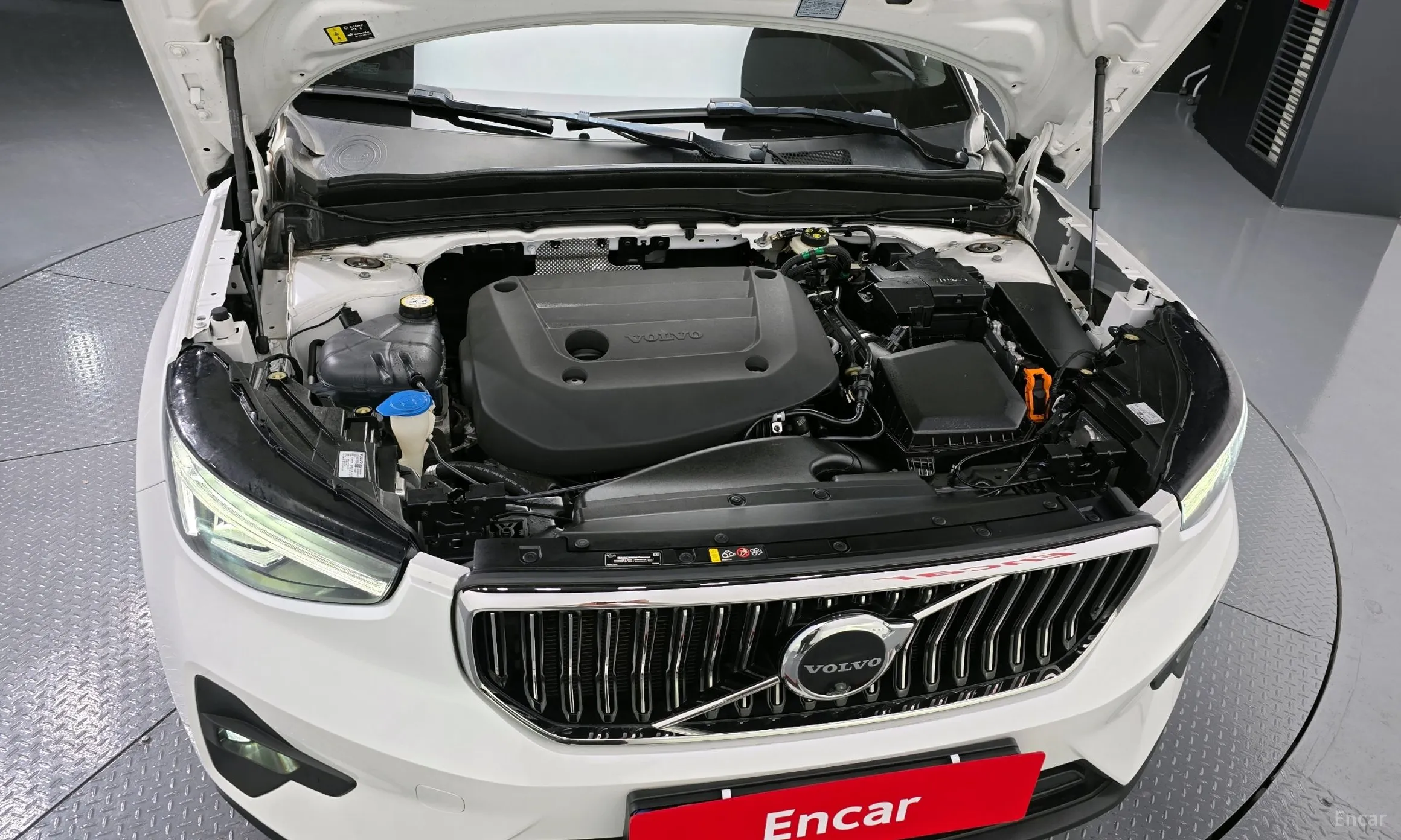 Volvo XC40 превью 6