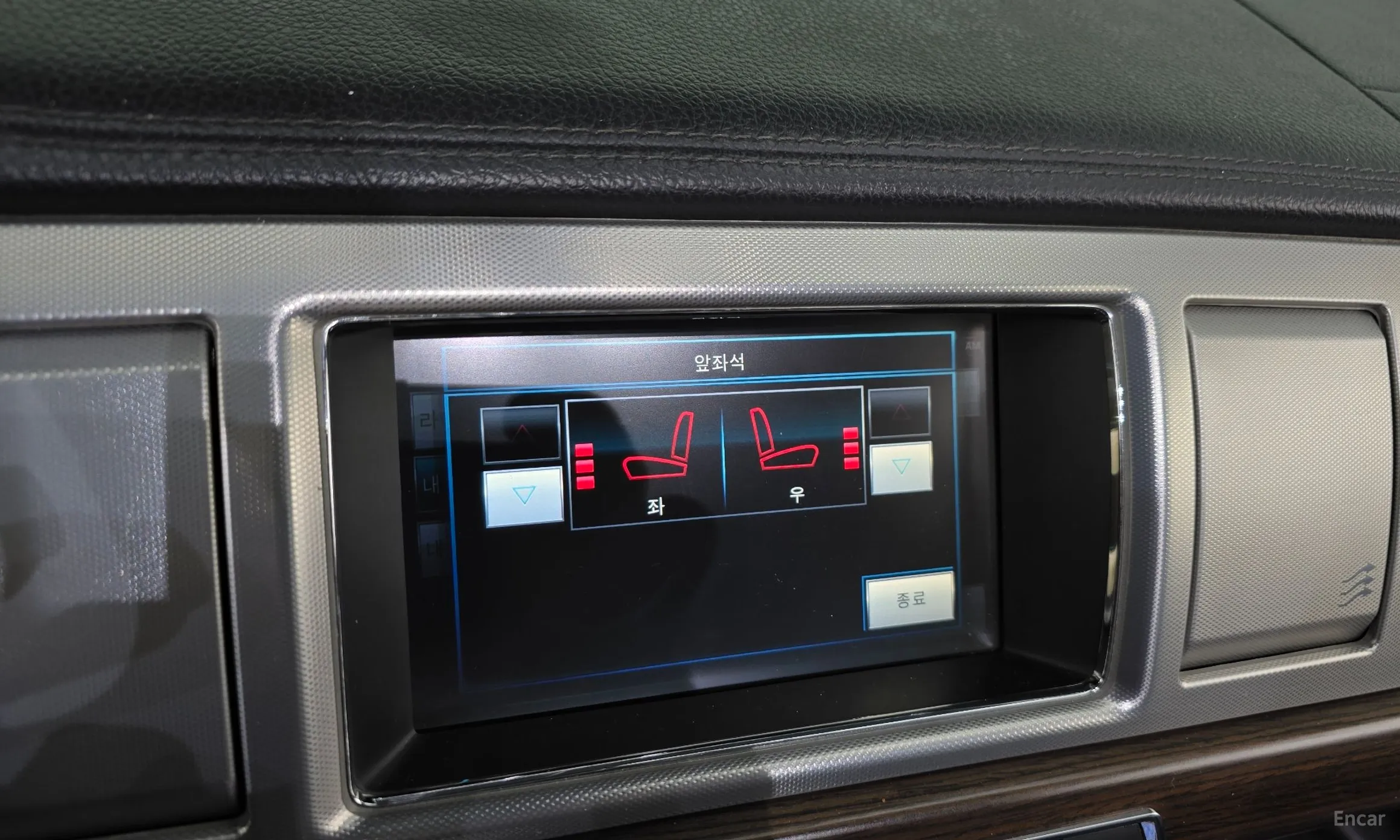 Jaguar New XF превью 17