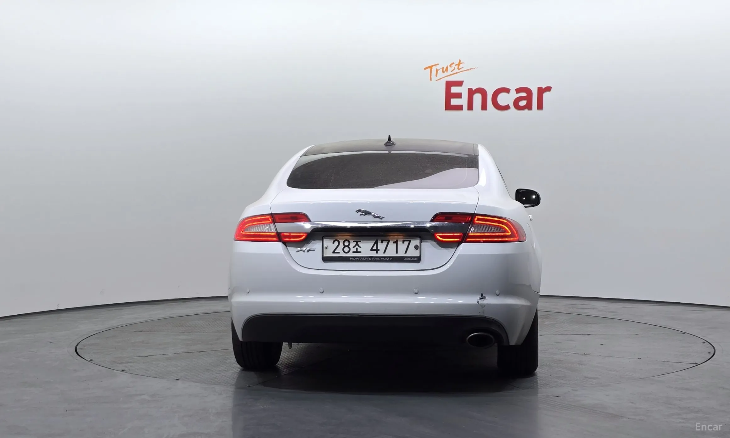 Jaguar New XF превью 4