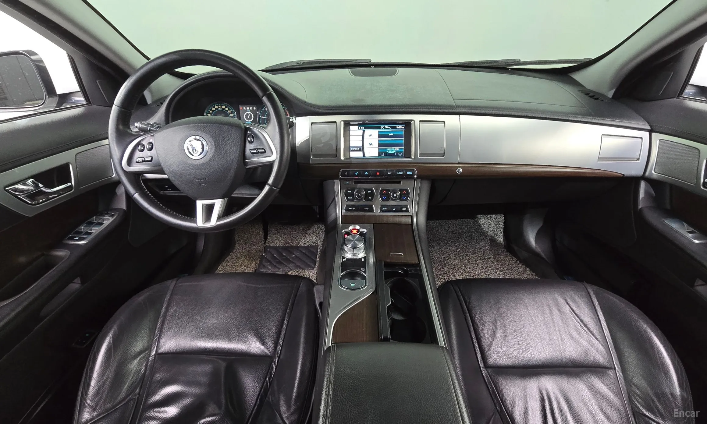 Jaguar New XF превью 7