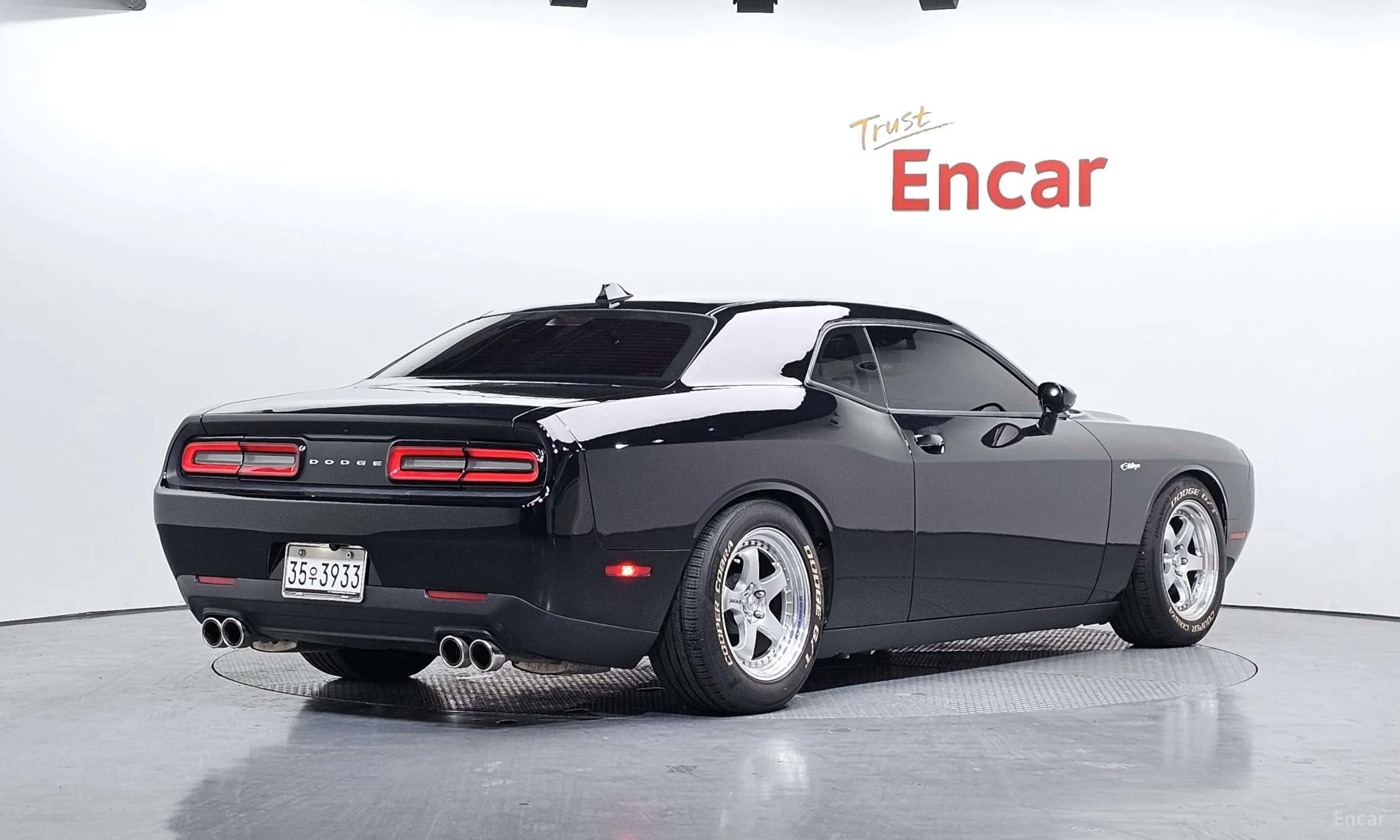 Dodge Challenger превью 2