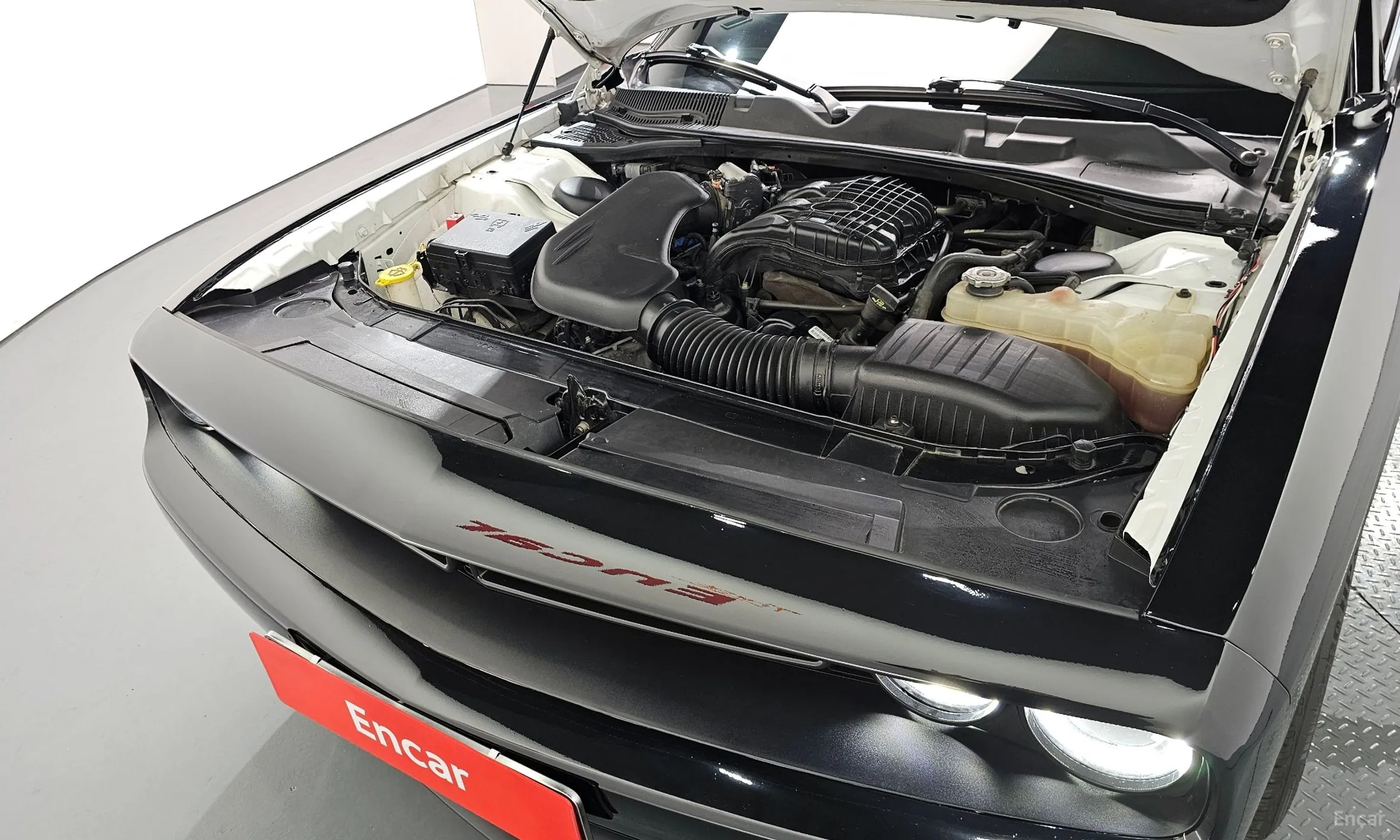 Dodge Challenger превью 6