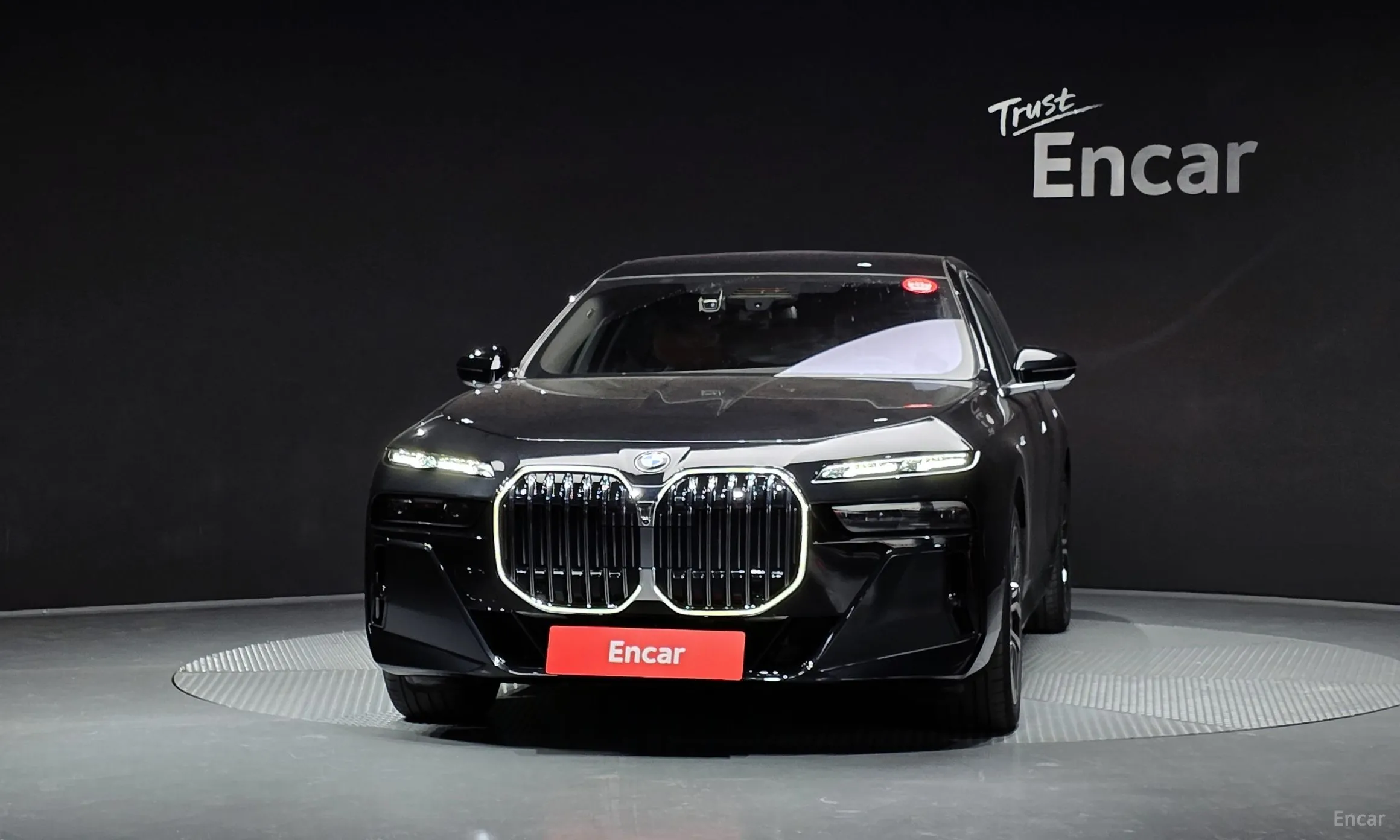 BMW 7 Series (G70) превью 3