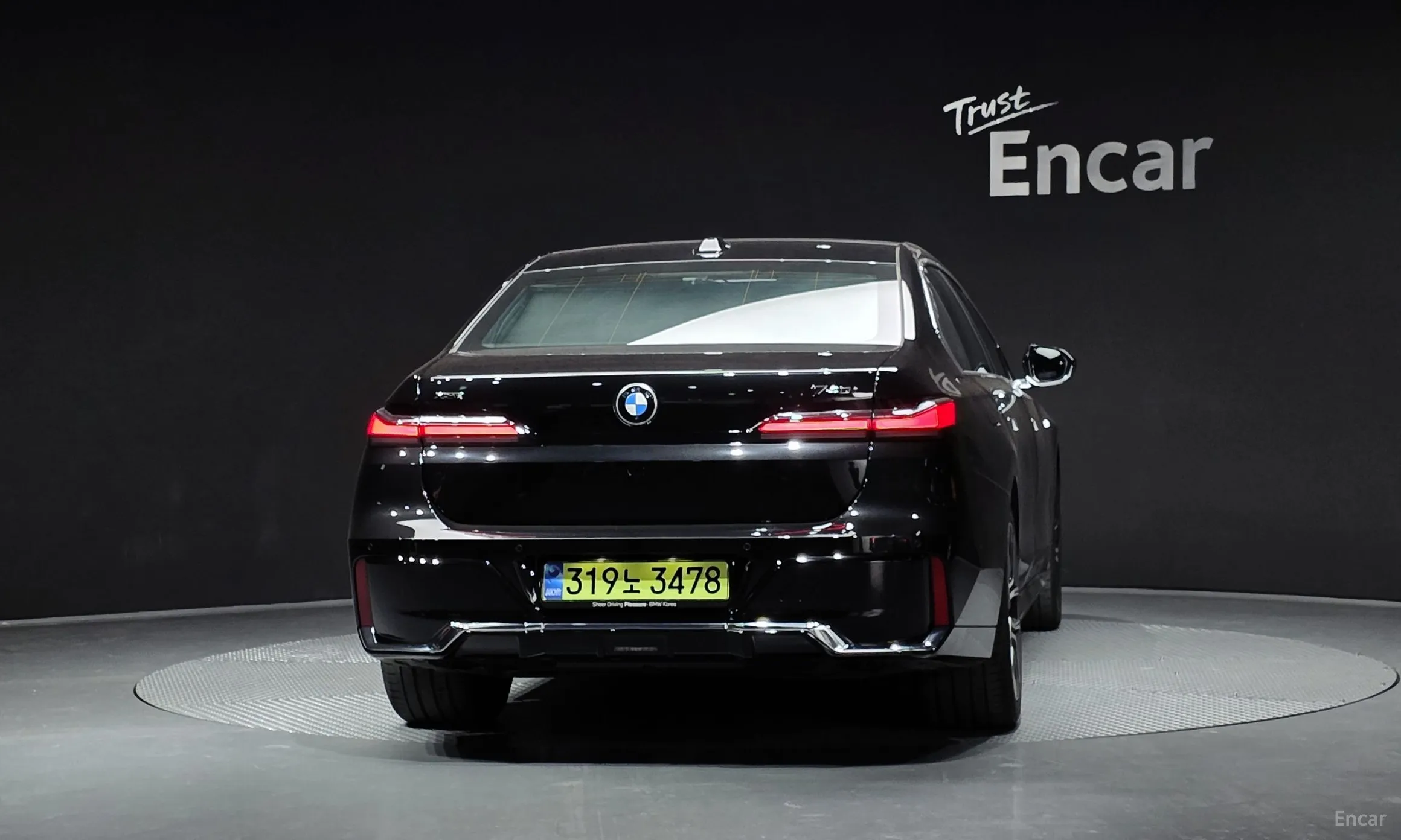 BMW 7 Series (G70) превью 4