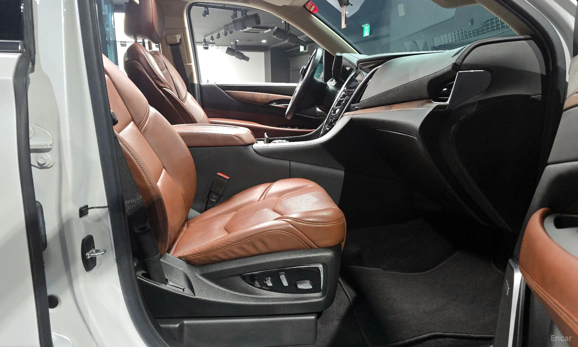 Cadillac Escalade превью 11