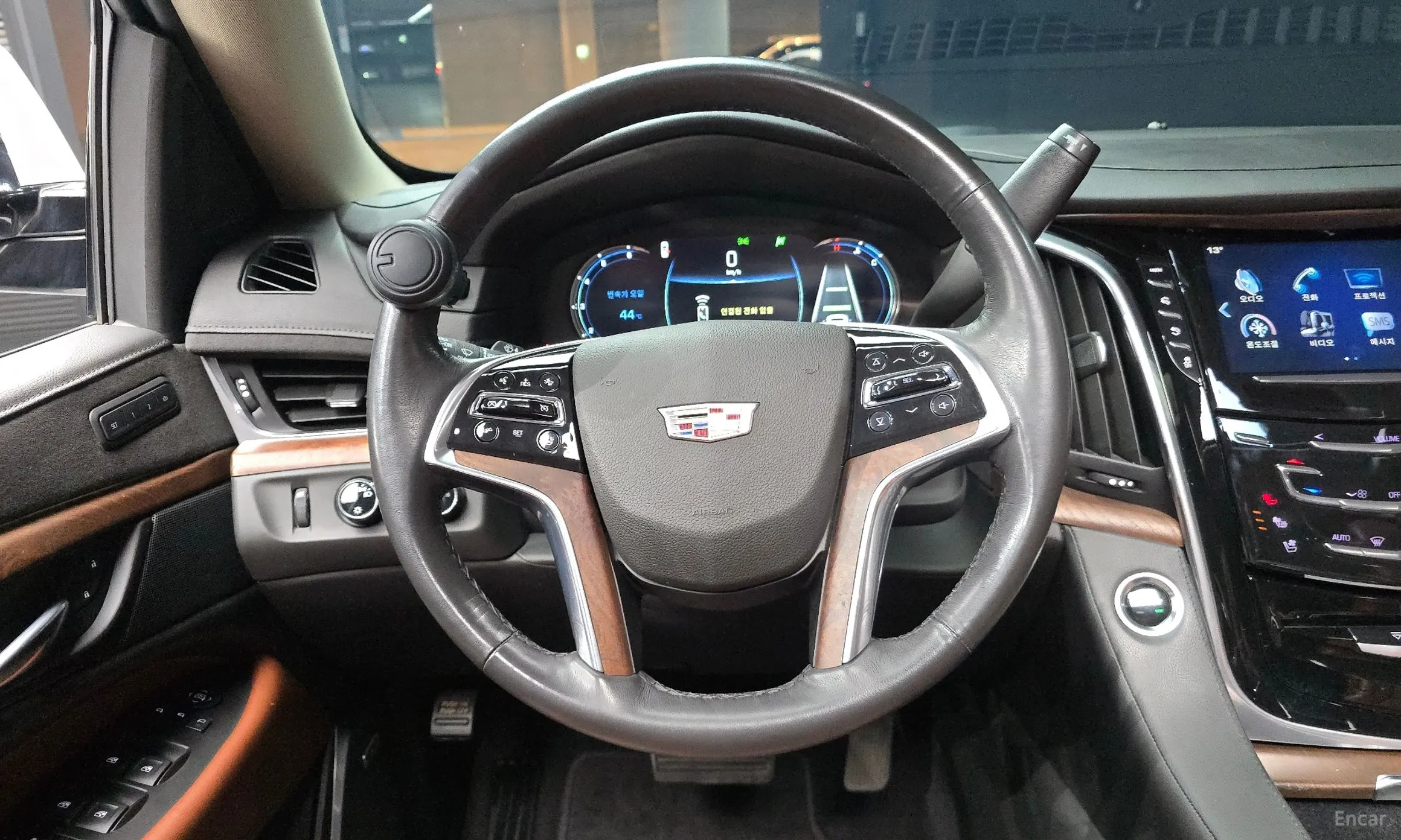 Cadillac Escalade превью 13