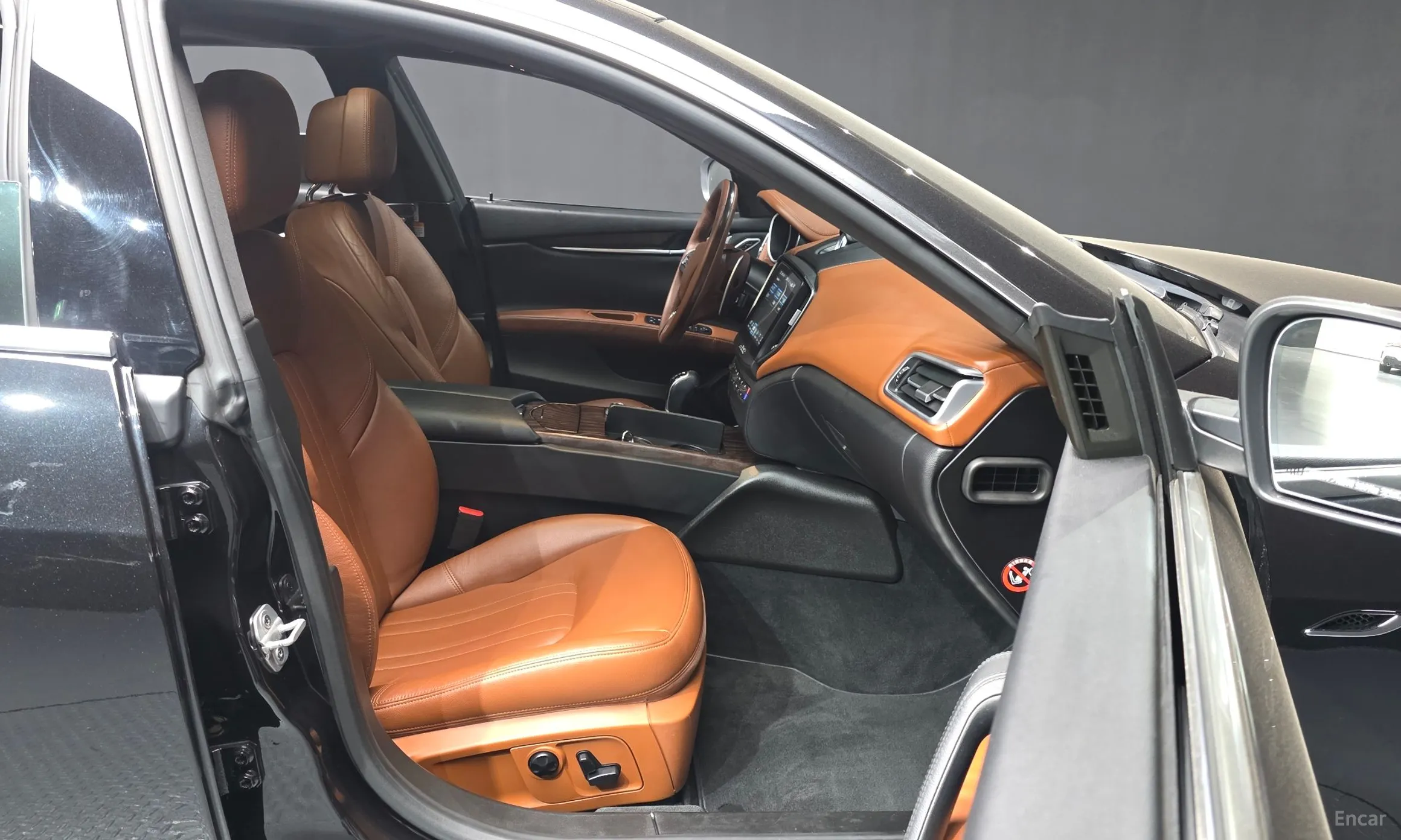 Maserati Ghibli превью 11