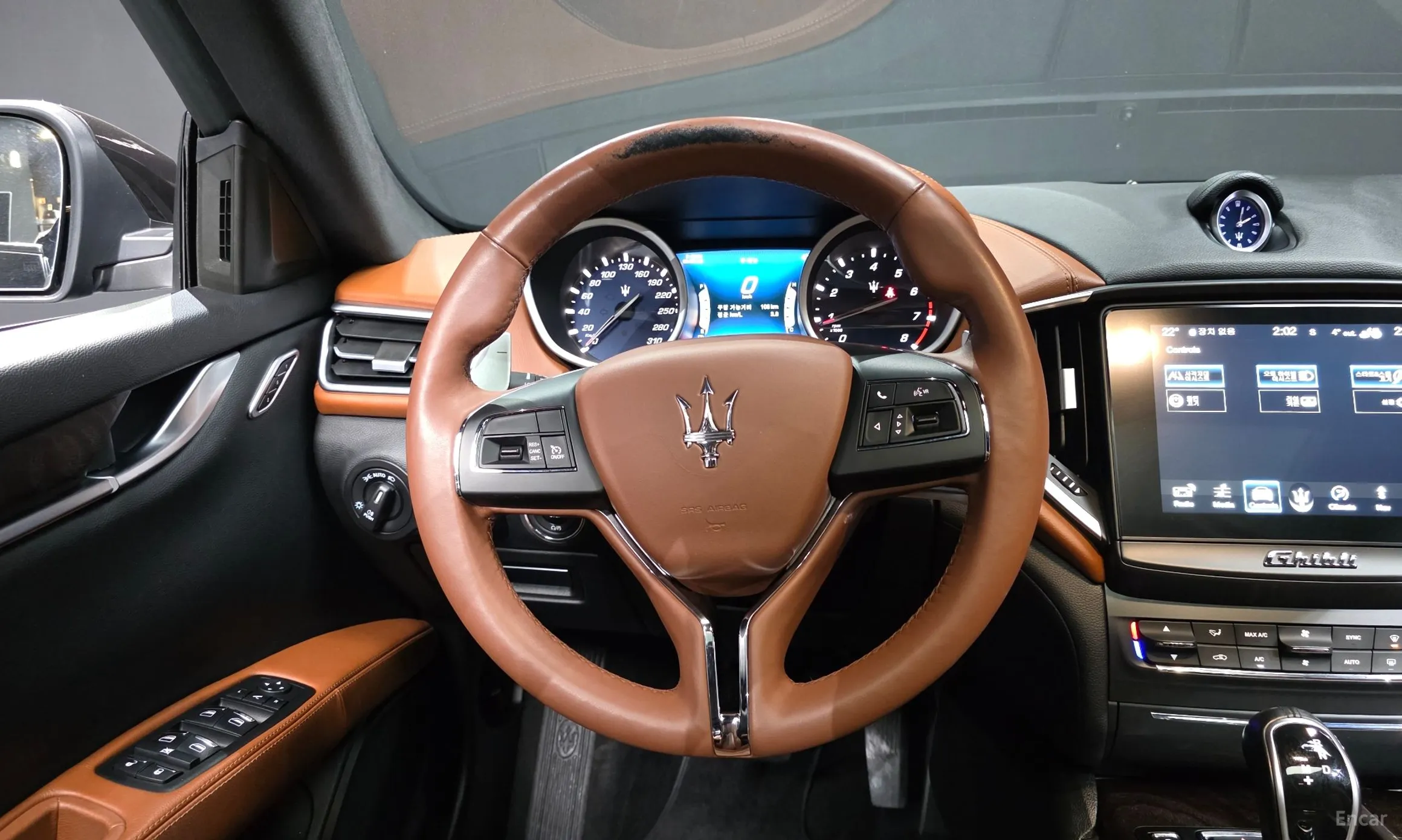 Maserati Ghibli превью 13
