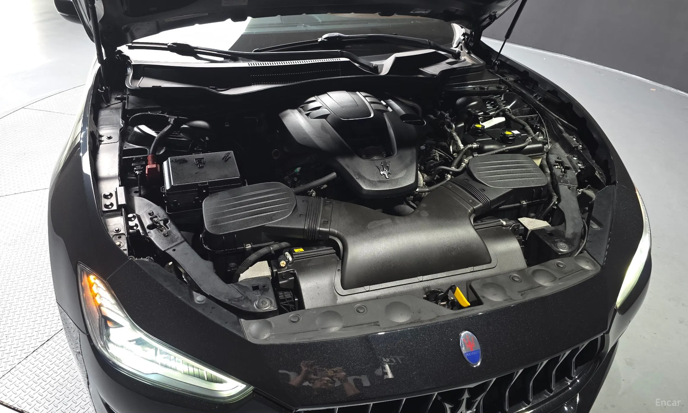 Maserati Ghibli превью 6