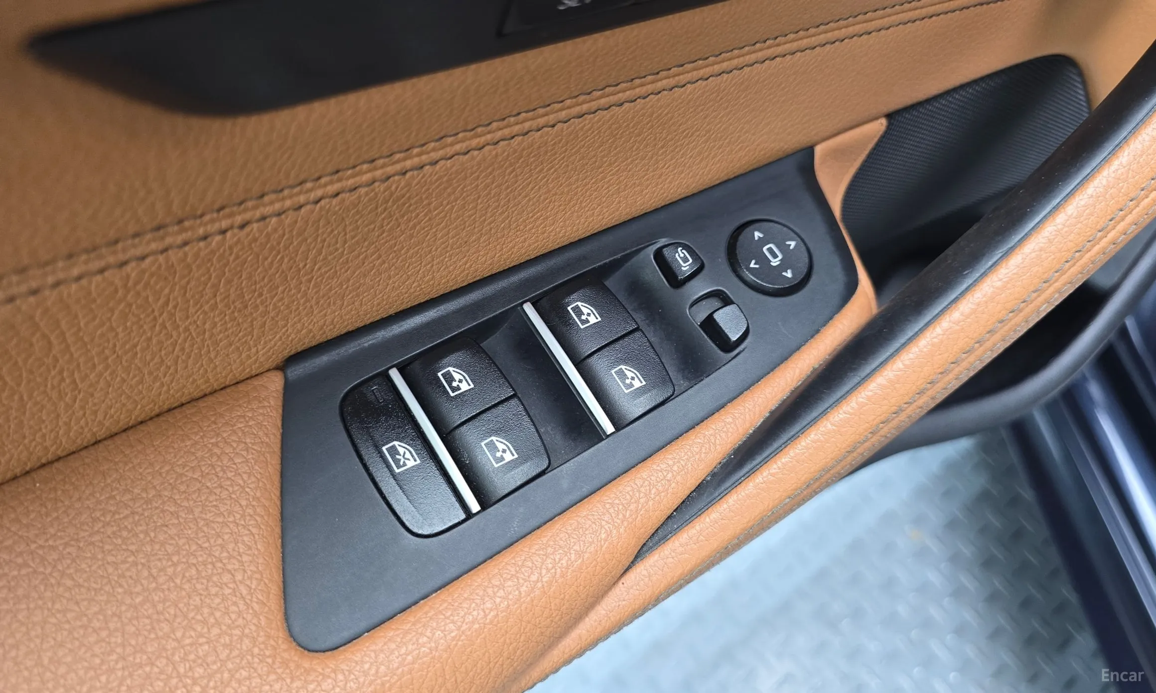 BMW 5 Series (G30) превью 14