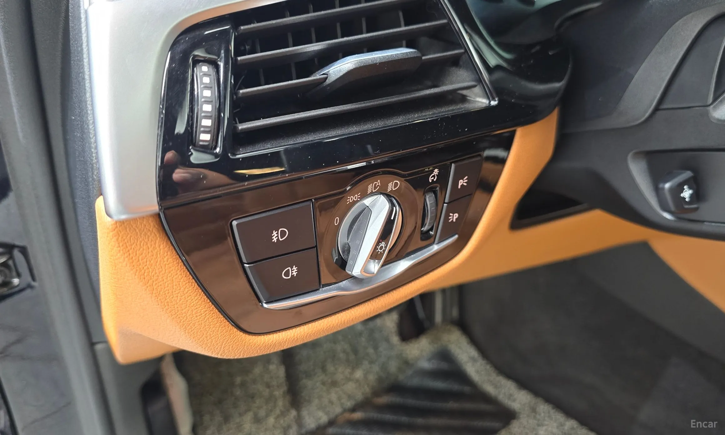 BMW 5 Series (G30) превью 15