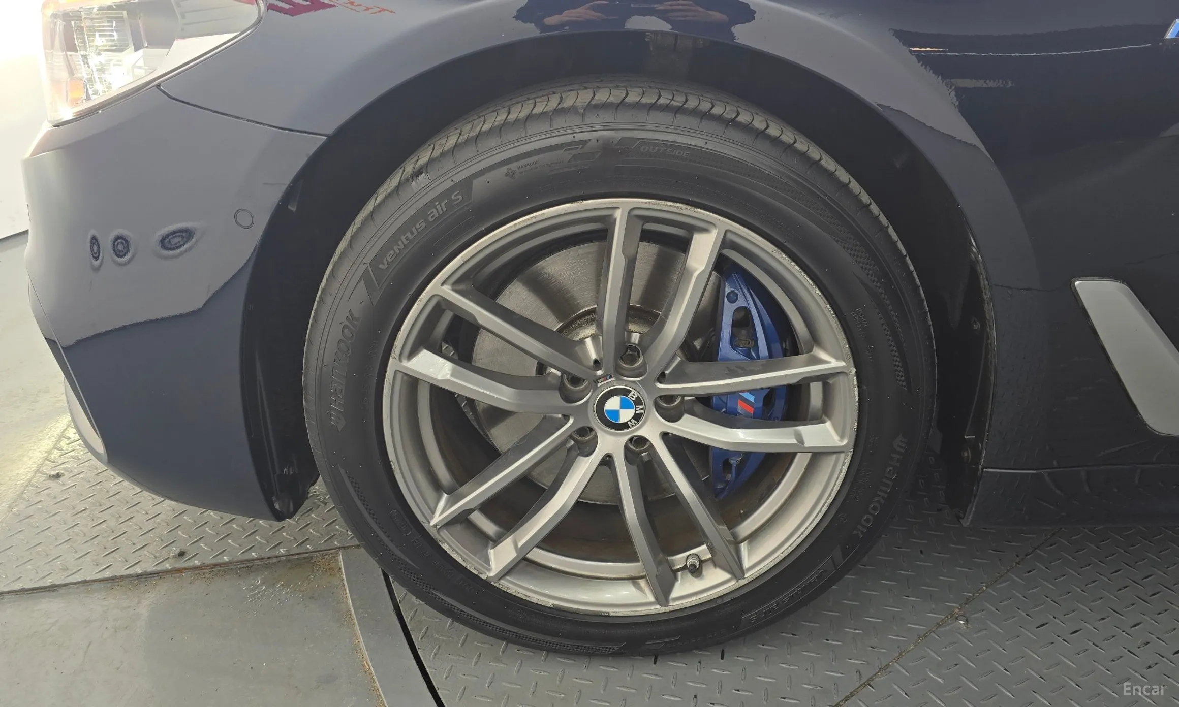BMW 5 Series (G30) превью 5