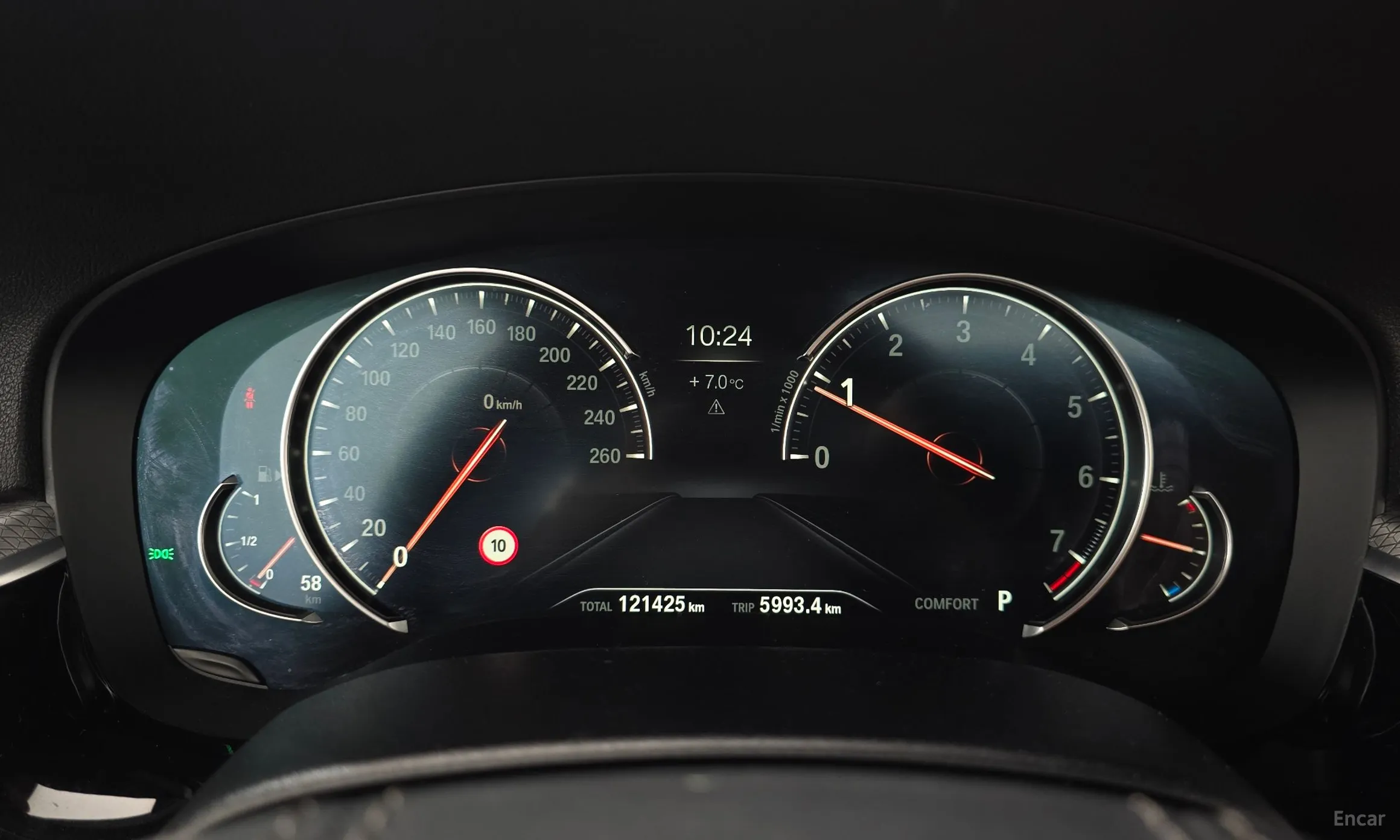 BMW 5 Series (G30) превью 8