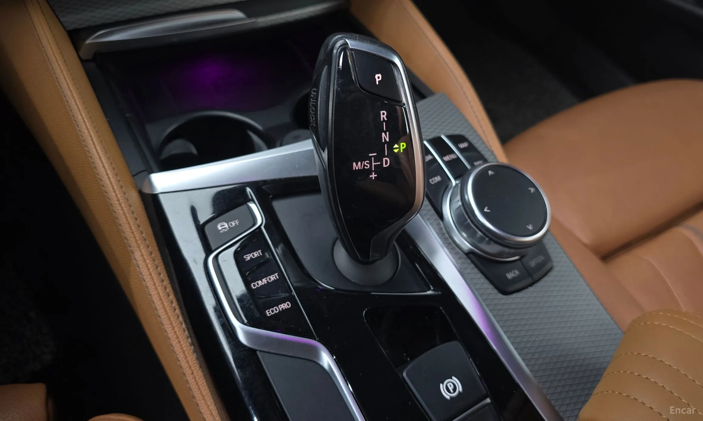 BMW 5 Series (G30) превью 9