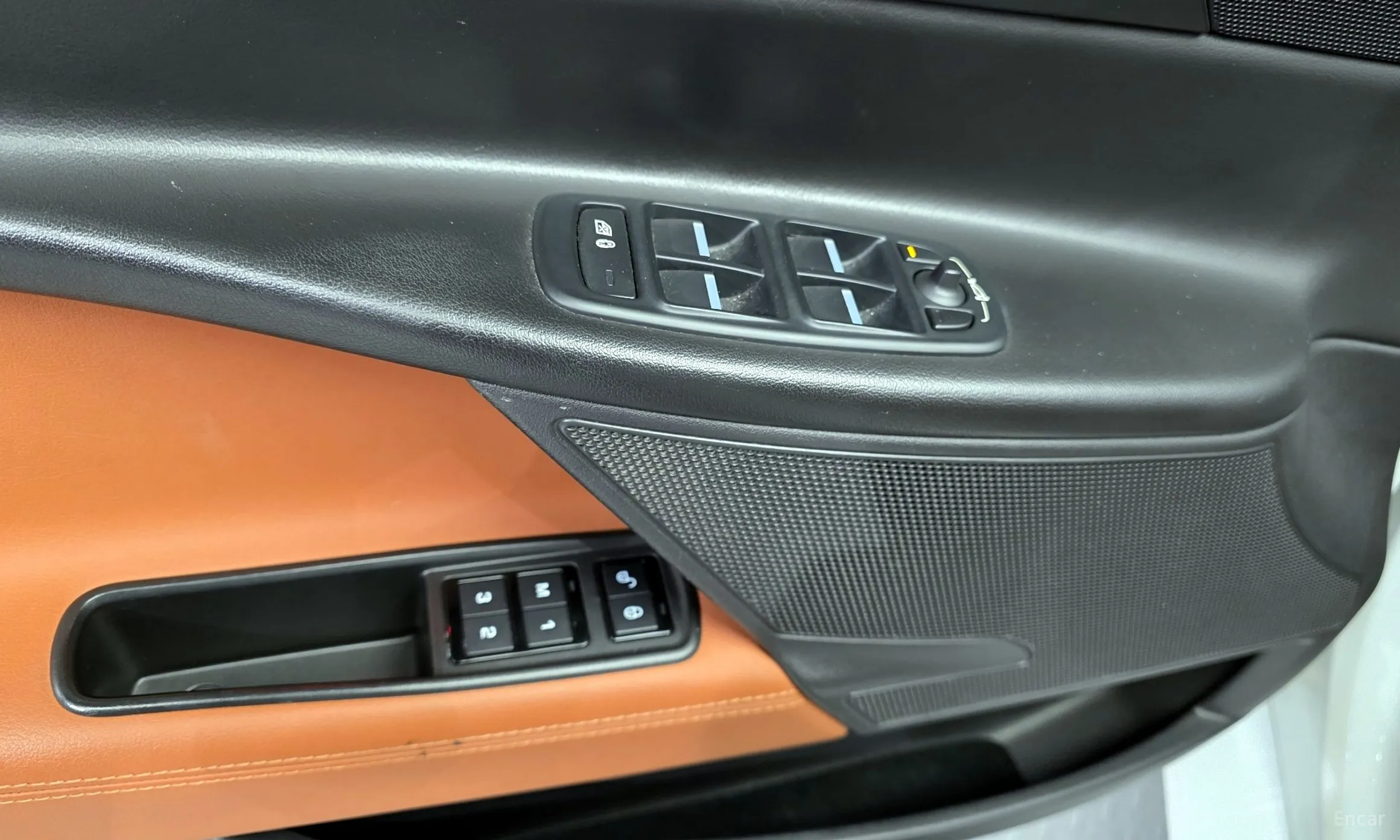 Jaguar XE превью 14