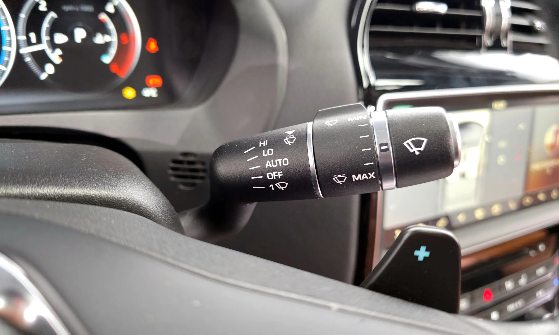 Jaguar XE превью 16