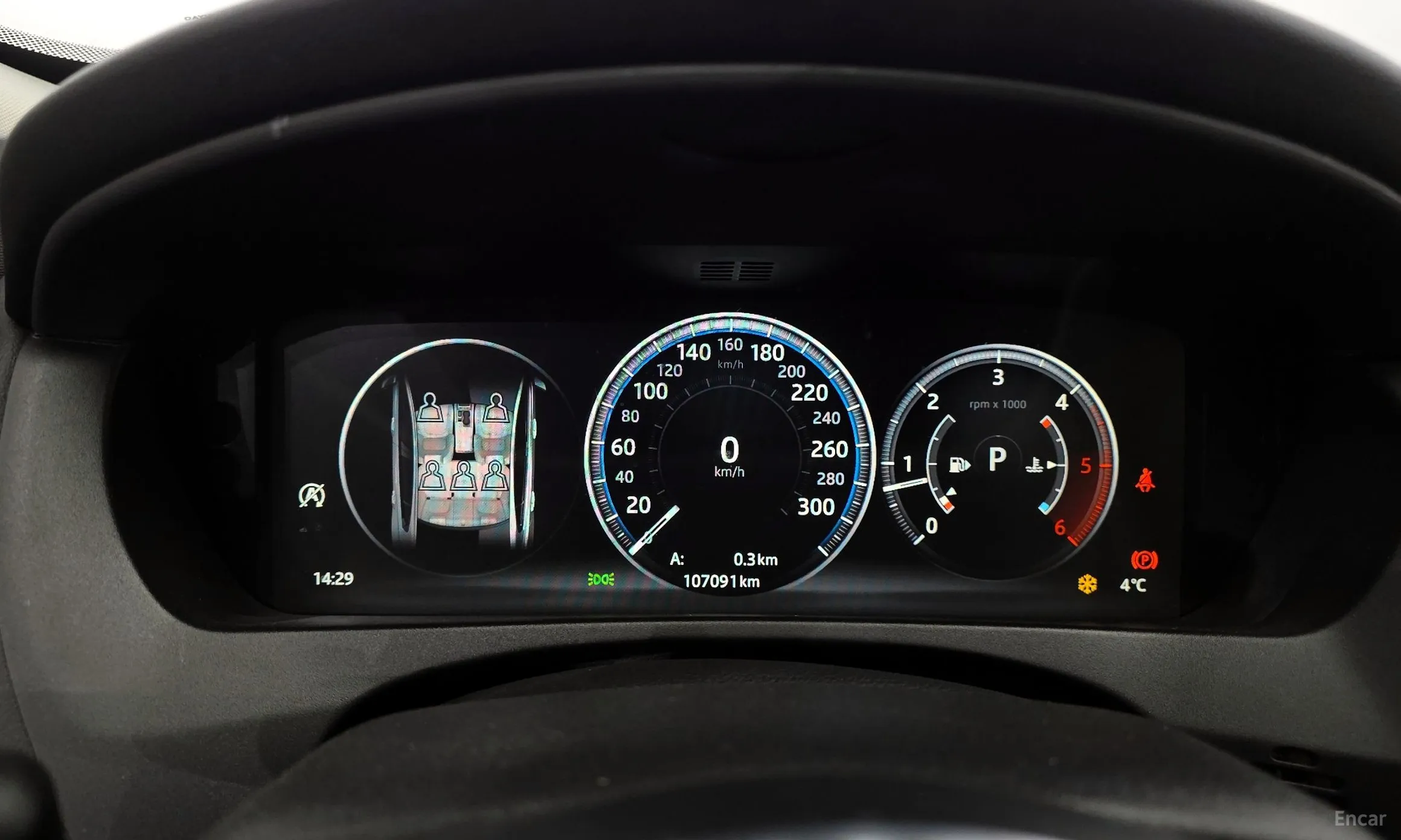 Jaguar XE превью 8