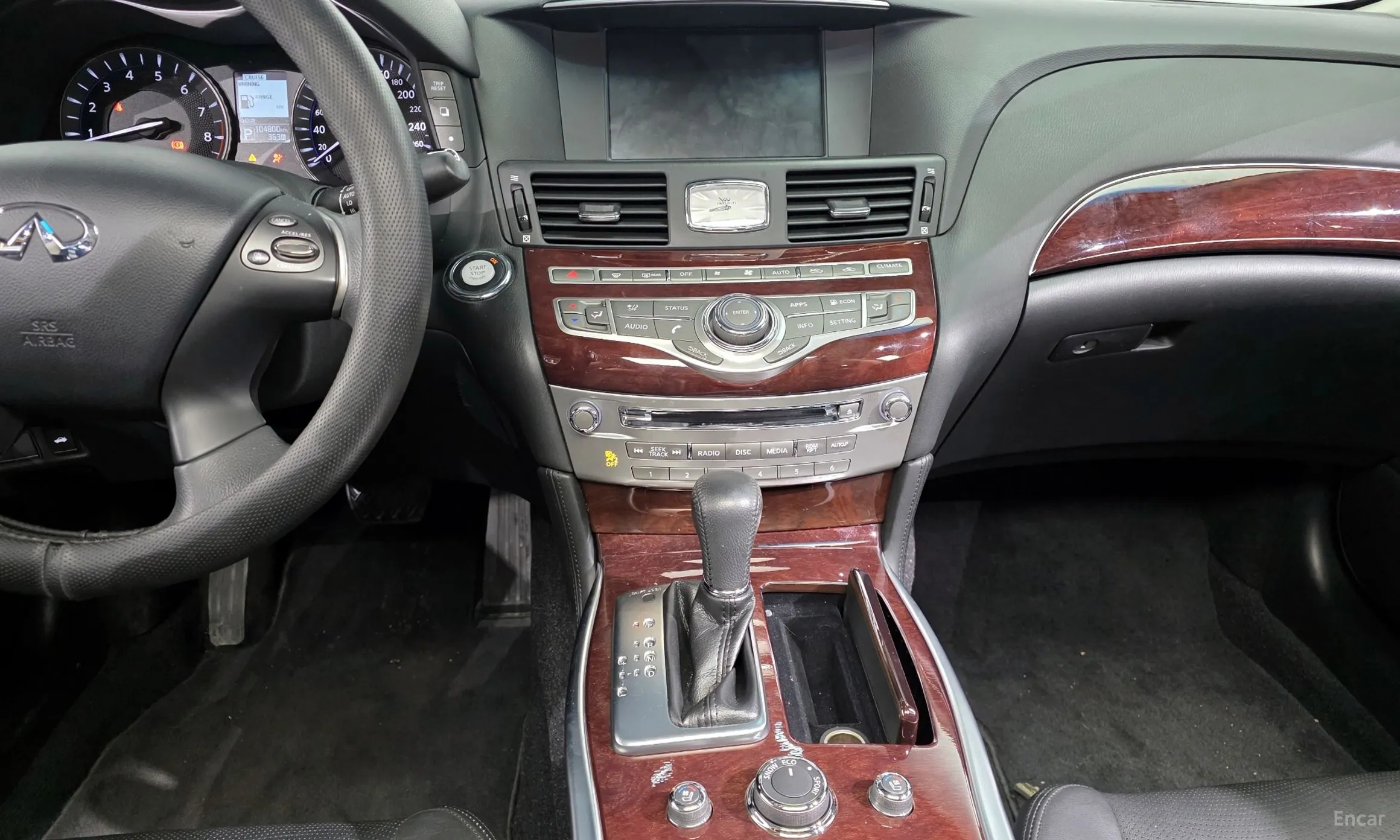 Infiniti Q70 превью 19