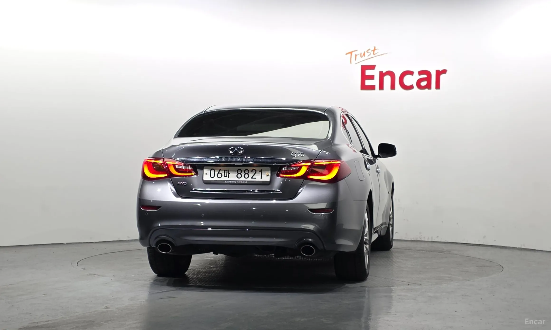 Infiniti Q70 превью 4