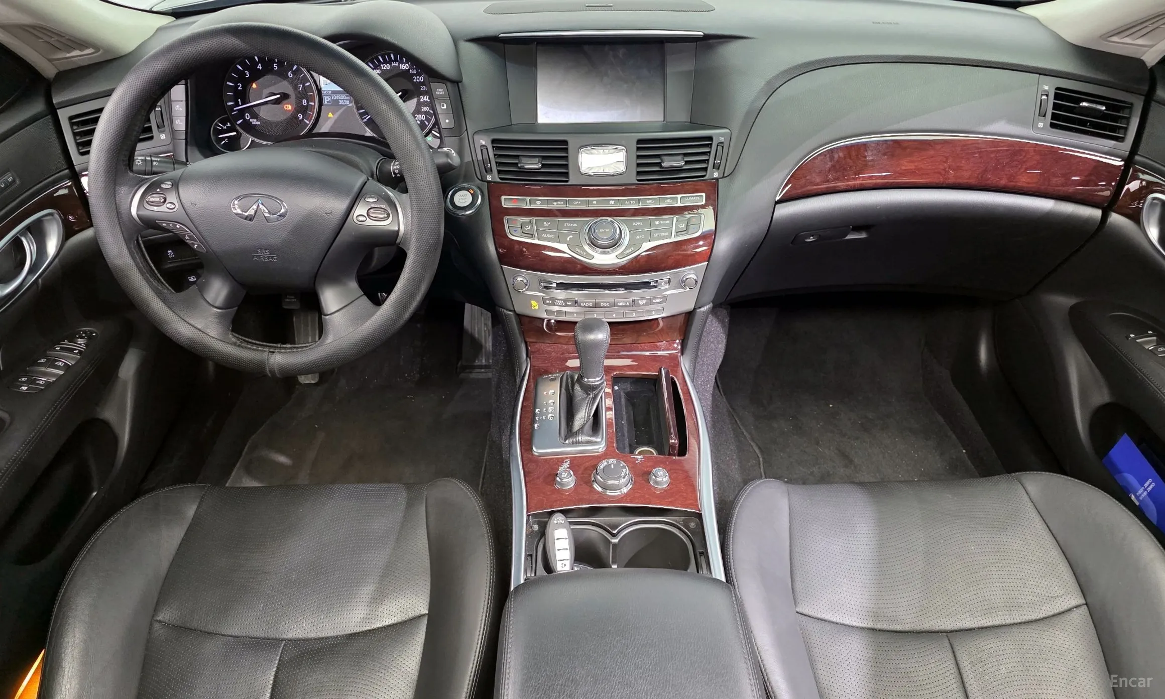 Infiniti Q70 превью 7