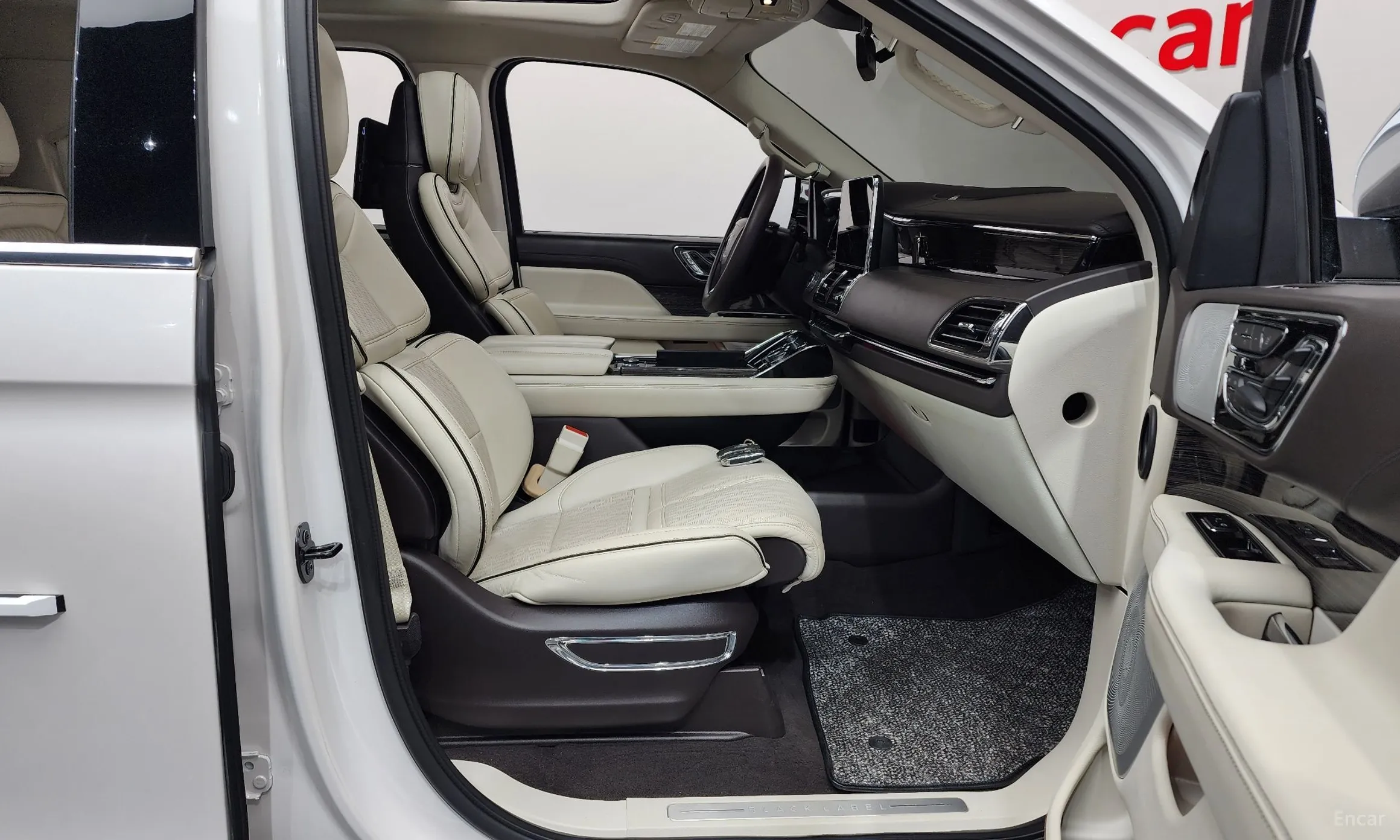 Lincoln Navigator 4th generation превью 11