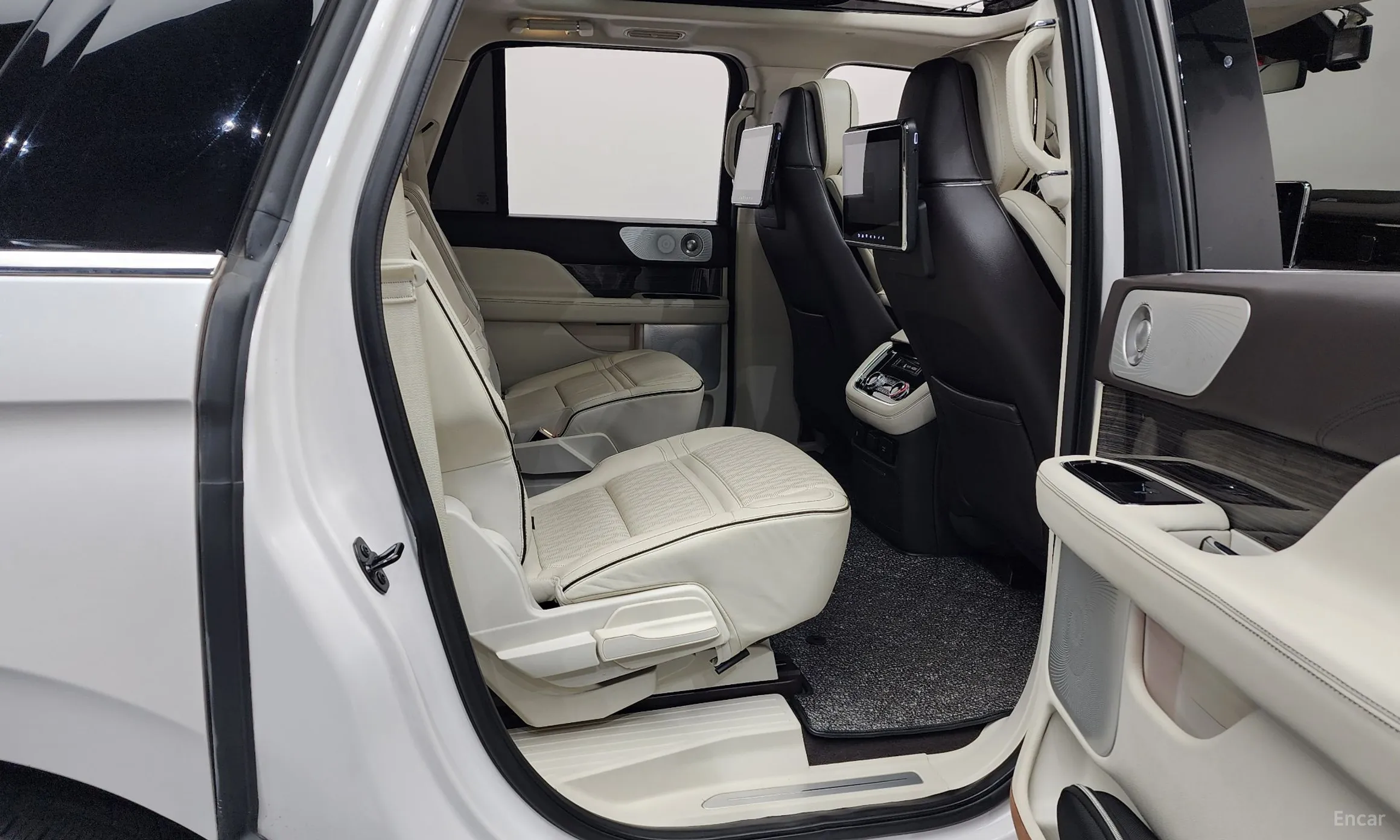 Lincoln Navigator 4th generation превью 12