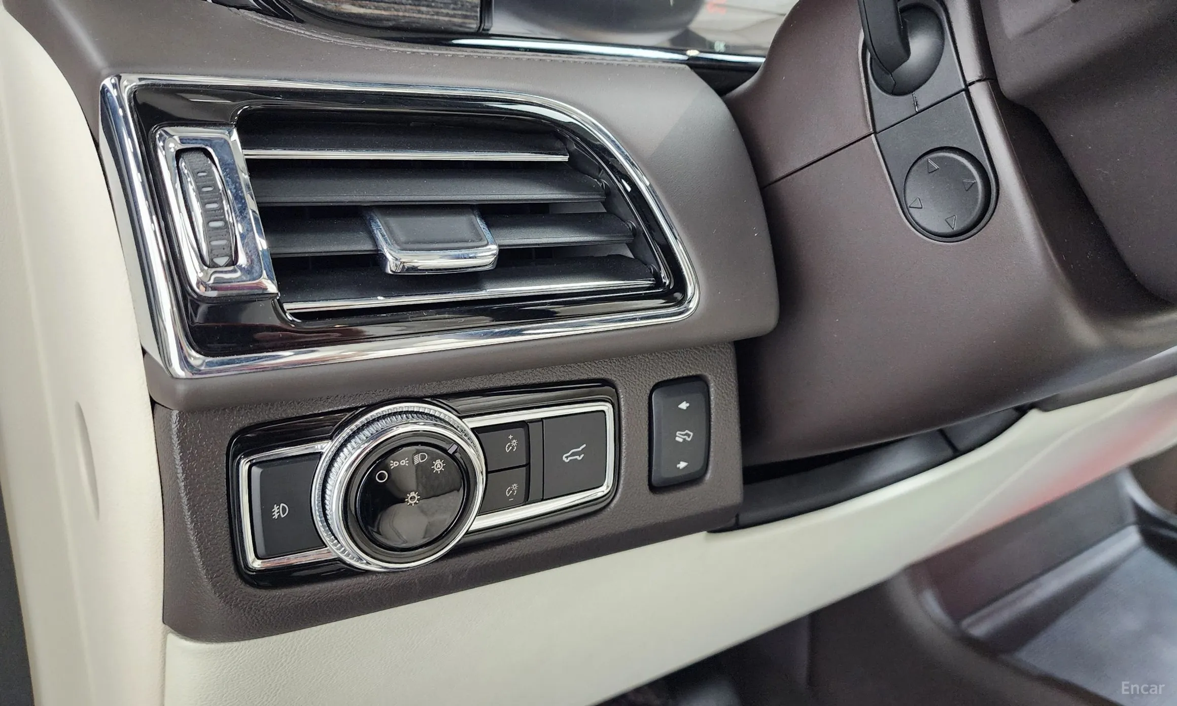 Lincoln Navigator 4th generation превью 14