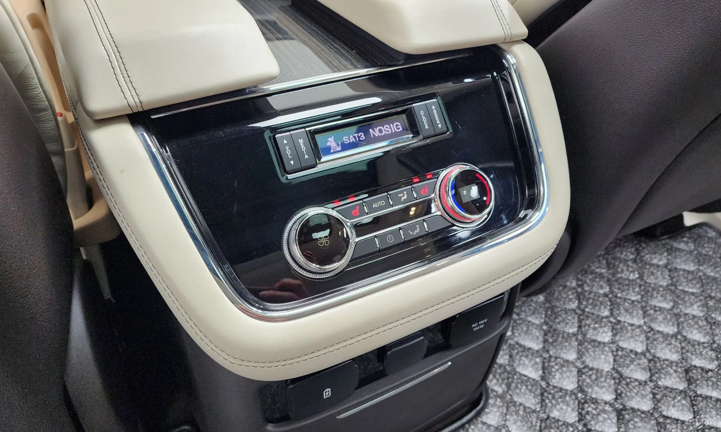 Lincoln Navigator 4th generation превью 18