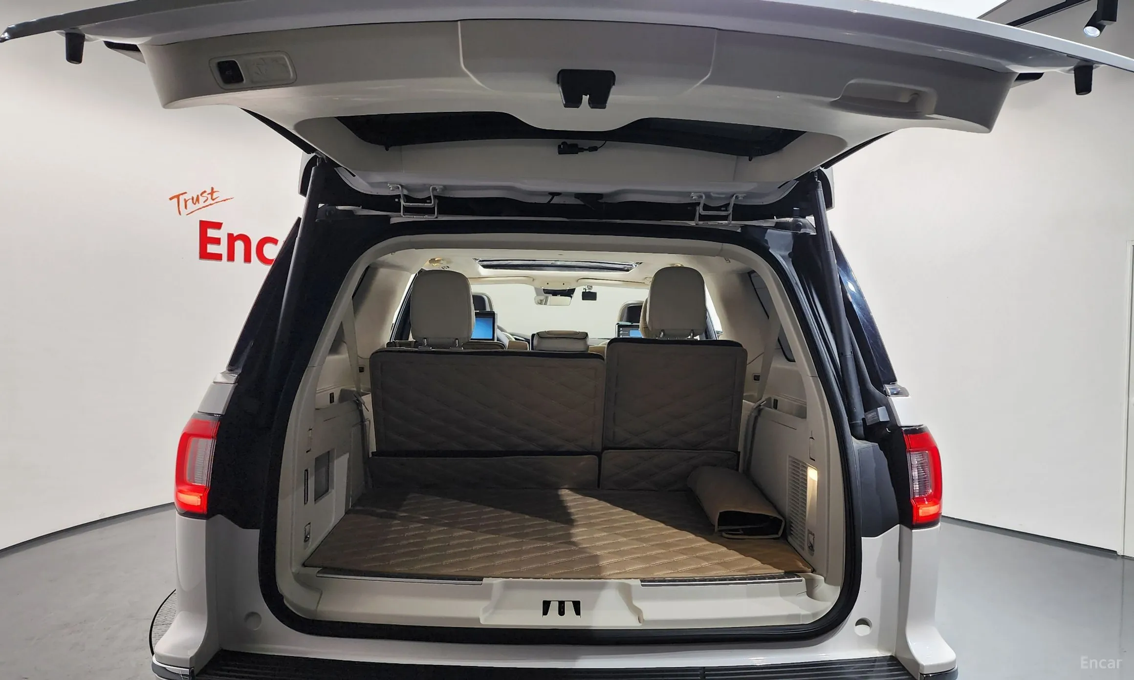 Lincoln Navigator 4th generation превью 20