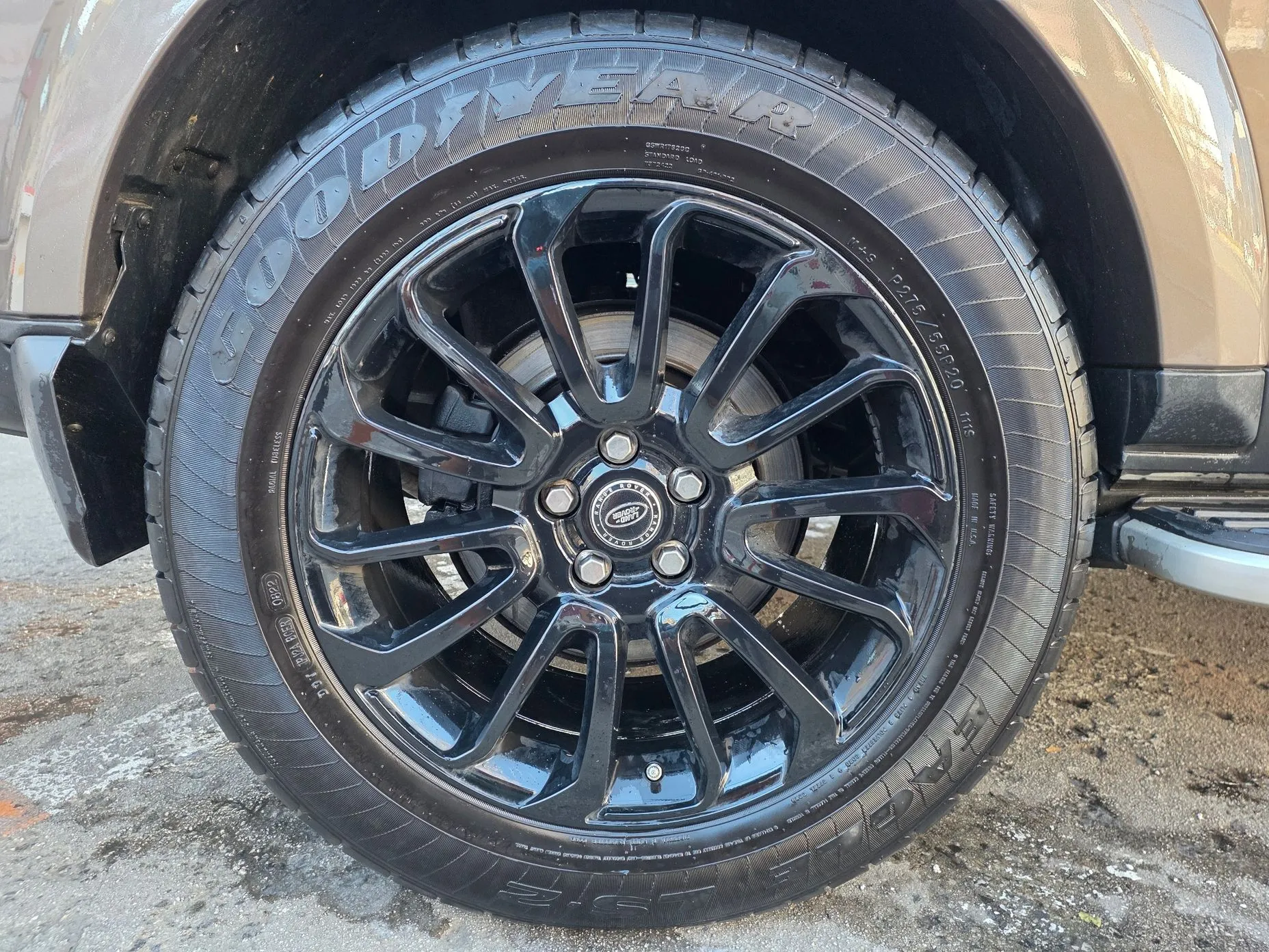 Land Rover Discovery 4 превью 11