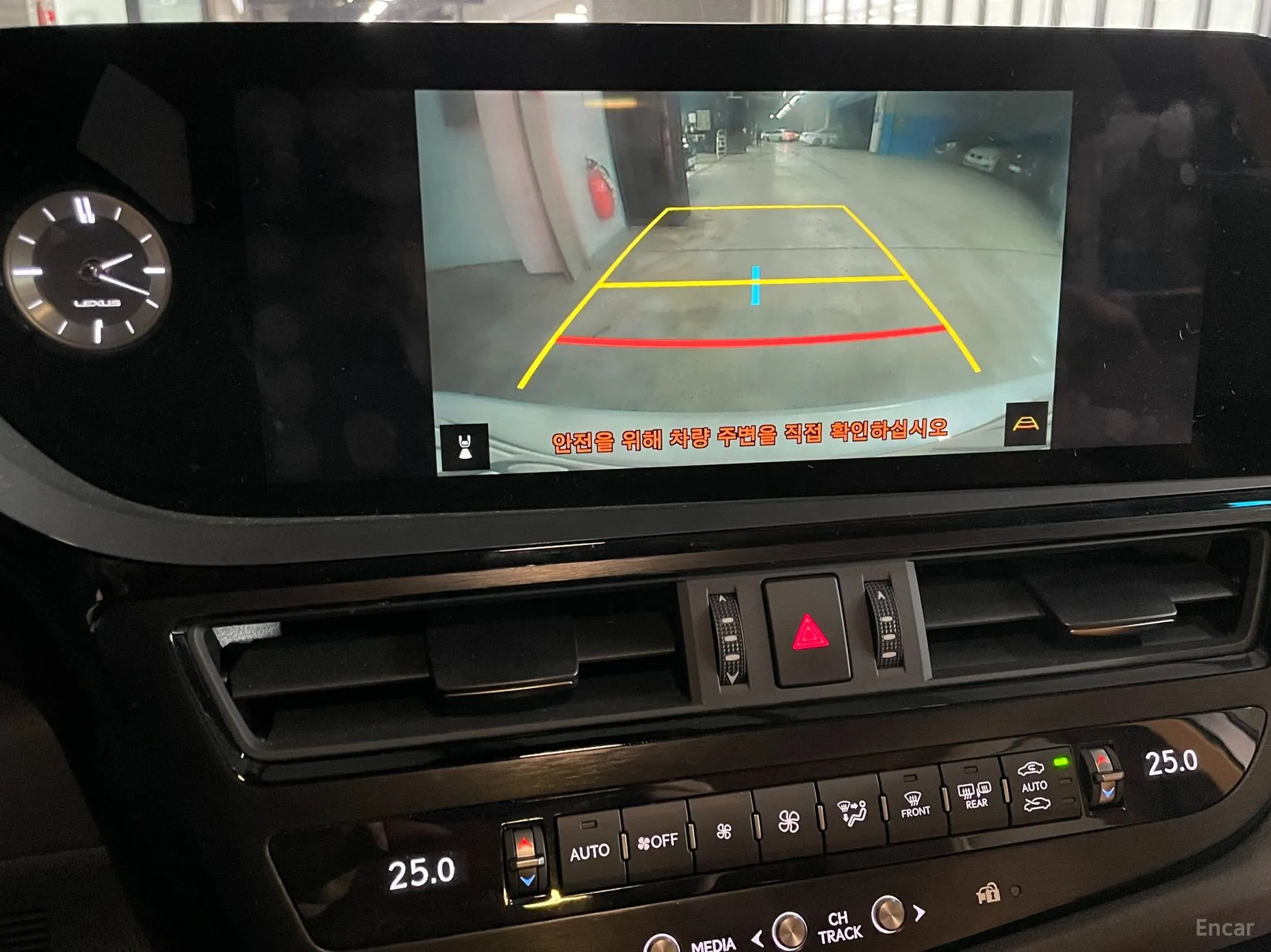 Lexus ES300h 7th Generation превью 11