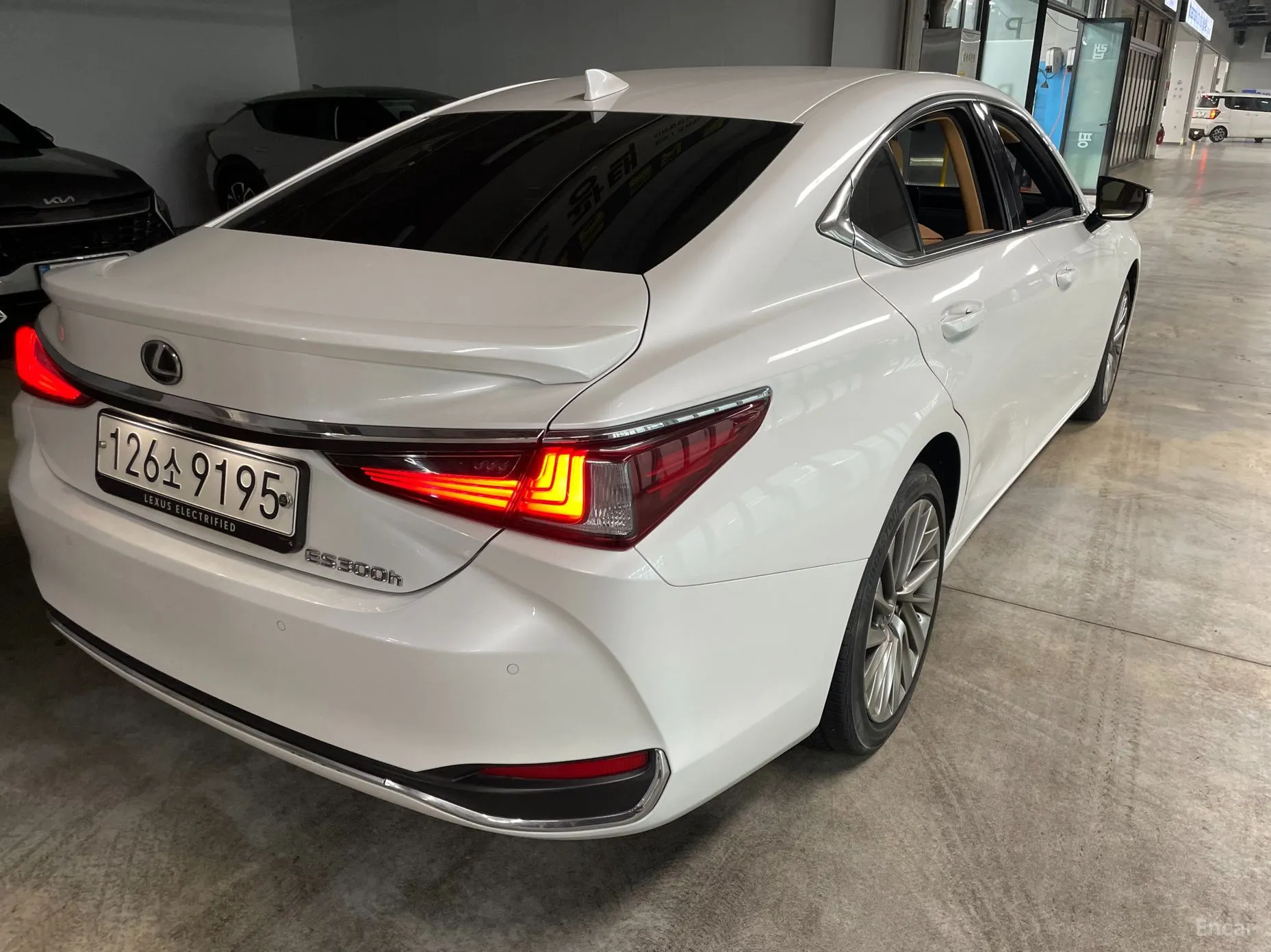 Lexus ES300h 7th Generation превью 6