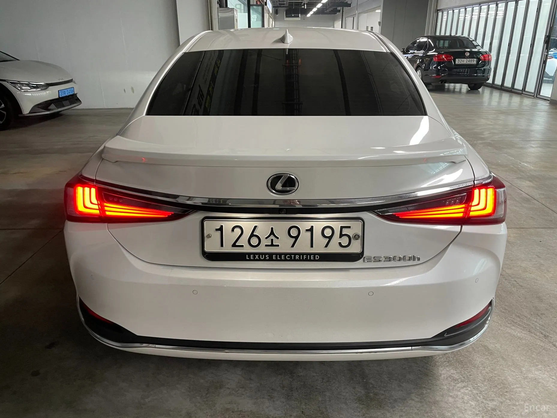 Lexus ES300h 7th Generation превью 7
