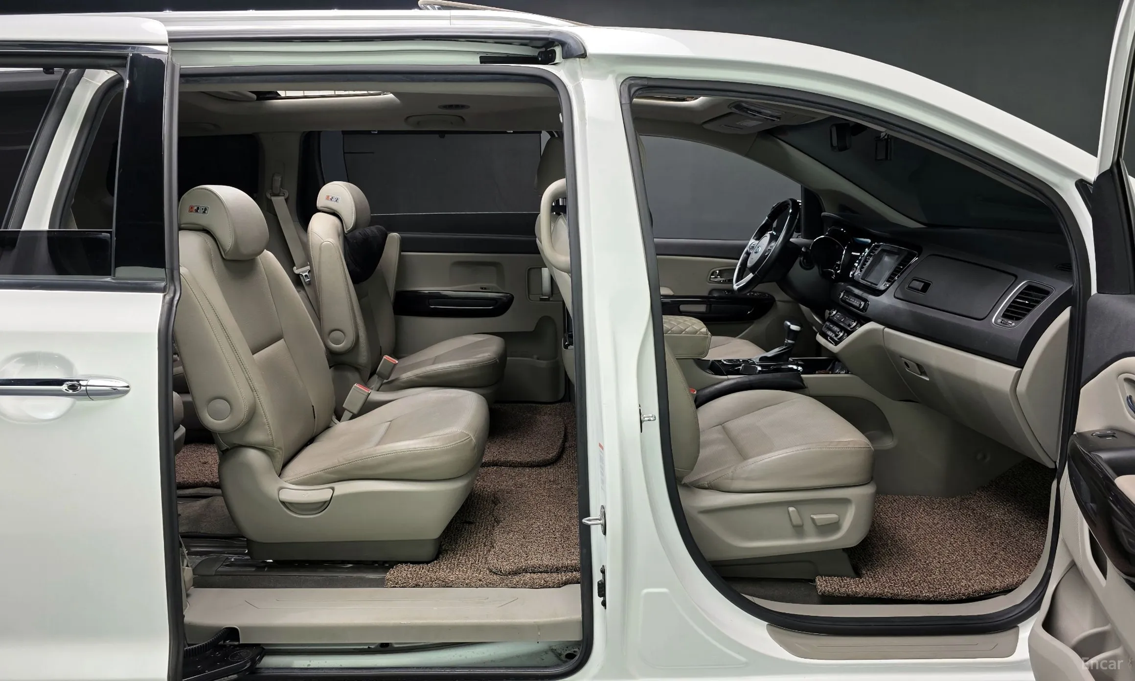 Kia Carnival превью 10