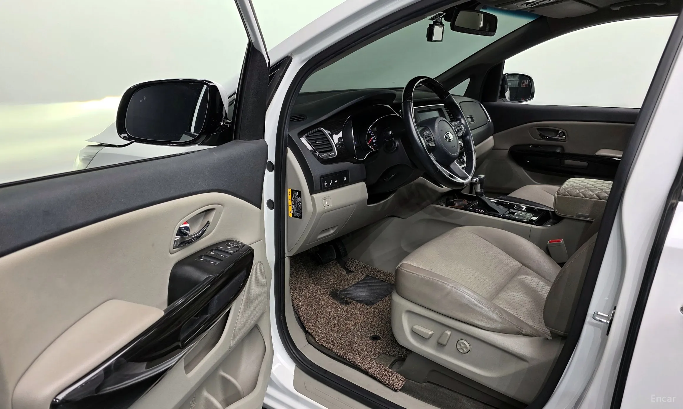 Kia Carnival превью 11