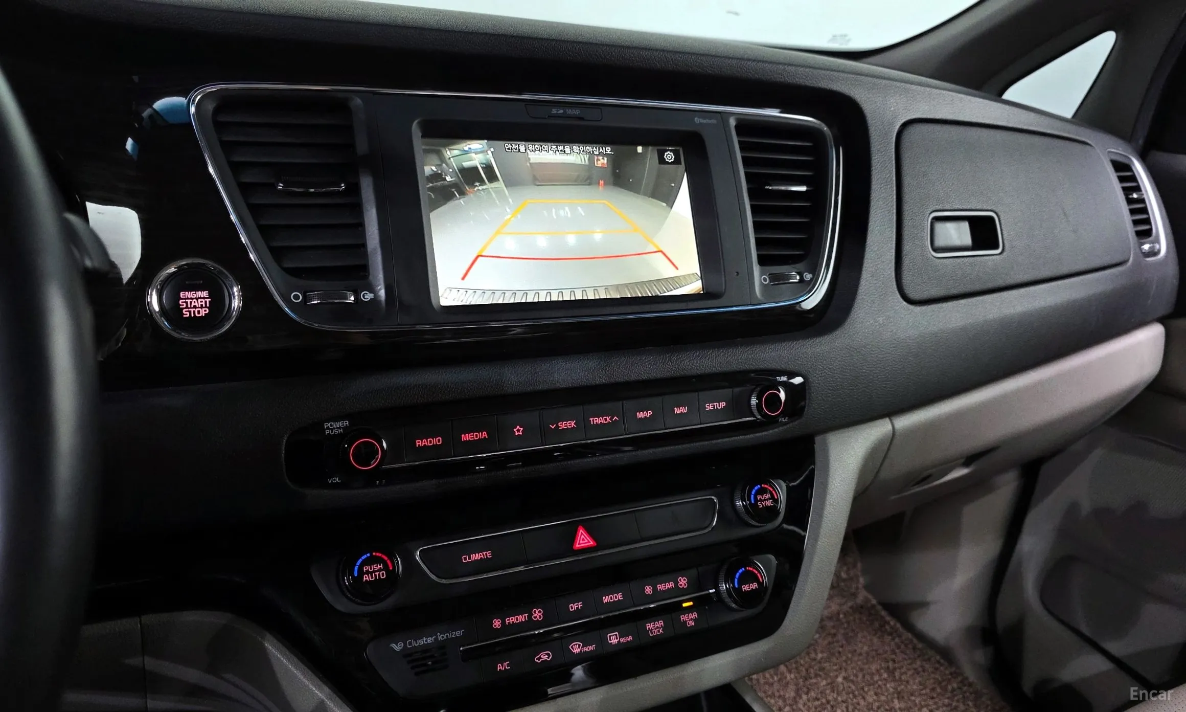 Kia Carnival превью 15