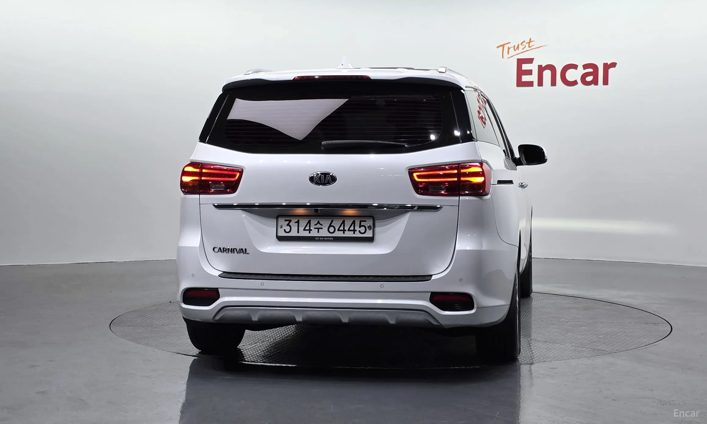 Kia Carnival превью 4