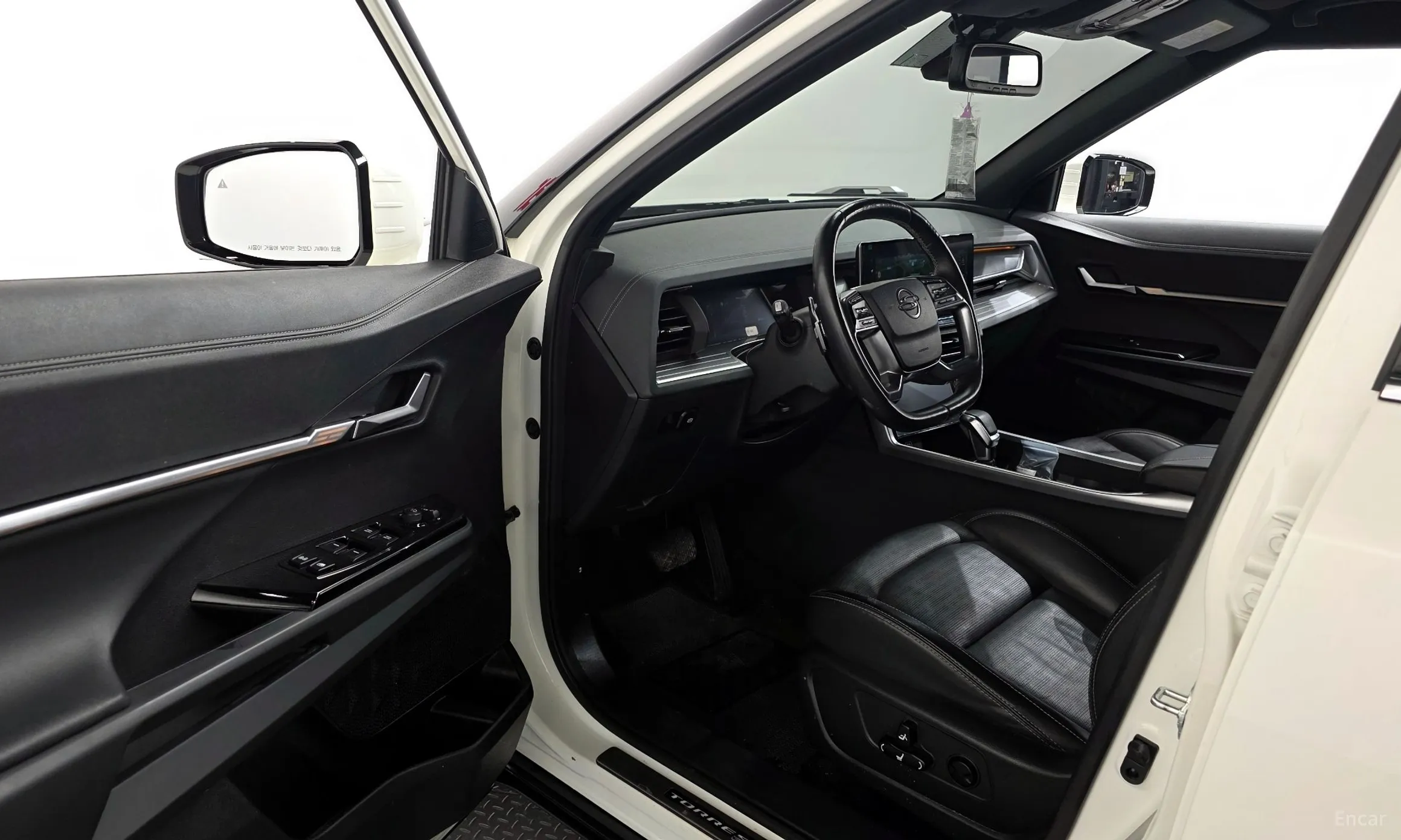 KG Mobility (SsangYong) Torres превью 10
